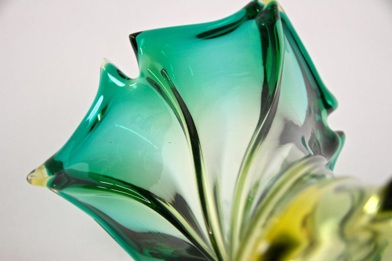Mid-Century Murano Glass Vase, Italy, circa 1960 For Sale 8