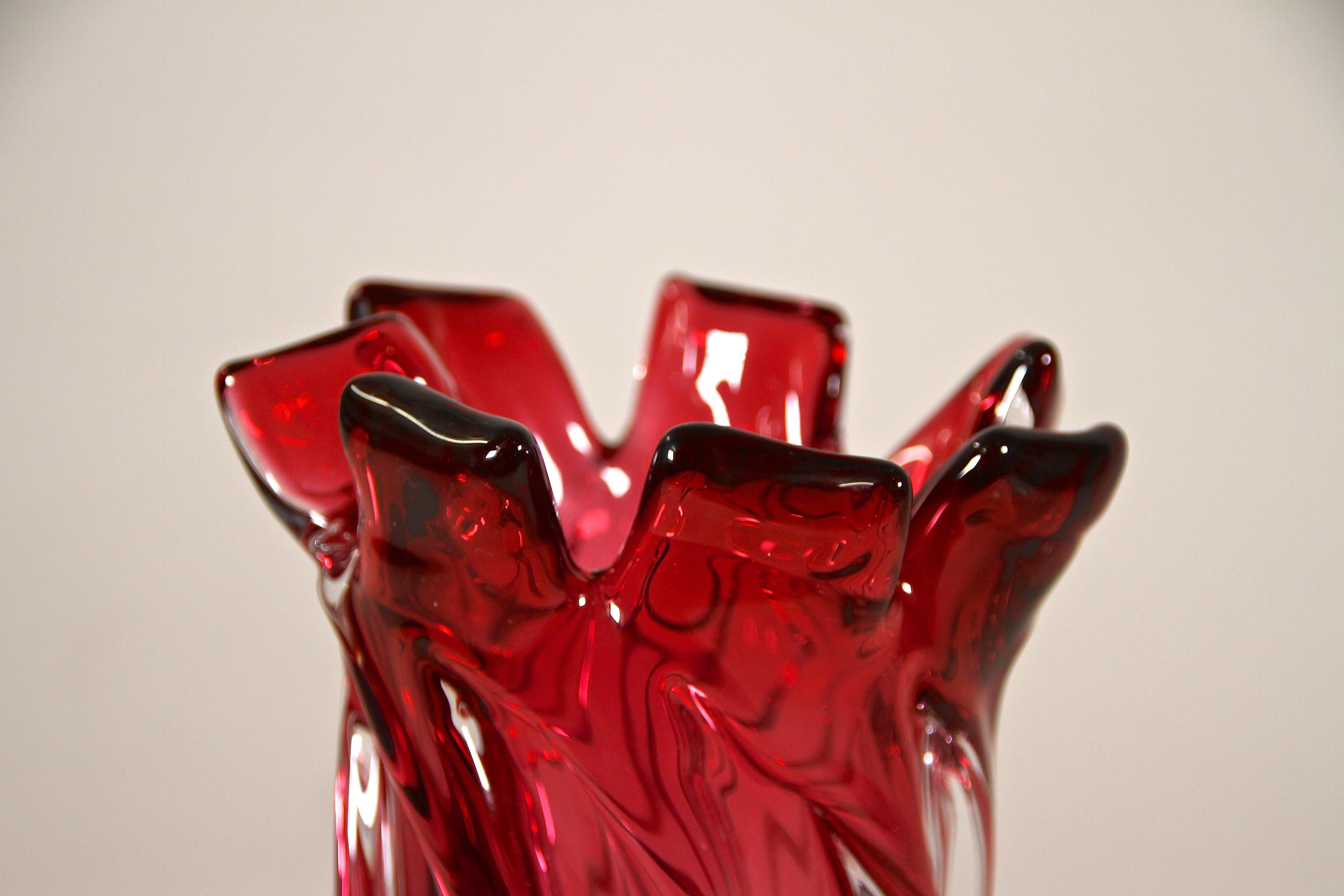 Mid Century Murano Glass Vase, Italy, circa 1960 In Good Condition In Lichtenberg, AT