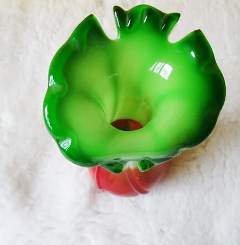 Mid-Century Murano Glass Vase, Italy White, Red and Green, Circa 1960/70 For Sale 2