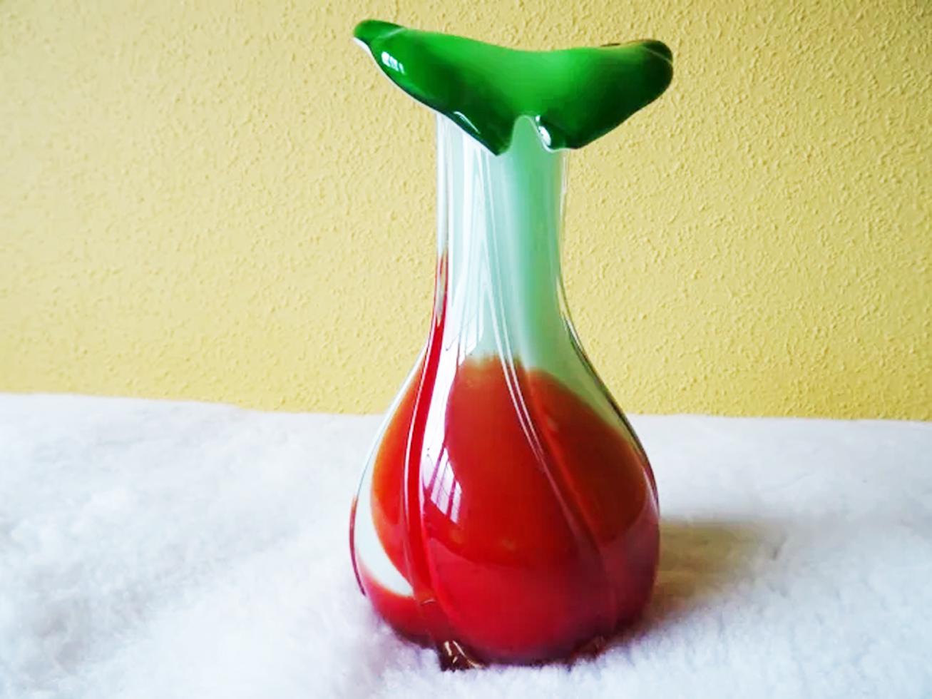 Mid-Century Murano Glass Vase, Italy White, Red and Green, Circa 1960/70 For Sale 3