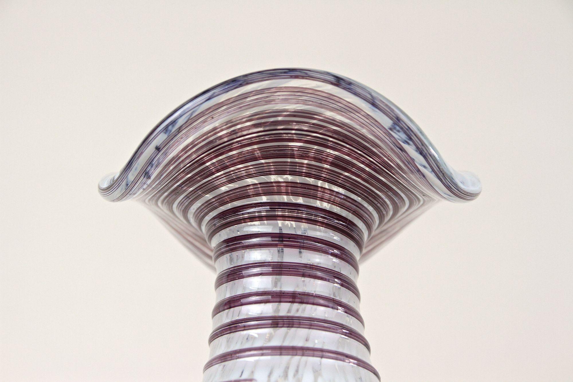 Murano-Glasvase aus der Mitte des Jahrhunderts, mehrfarbig, Italien um 1950 im Angebot 4