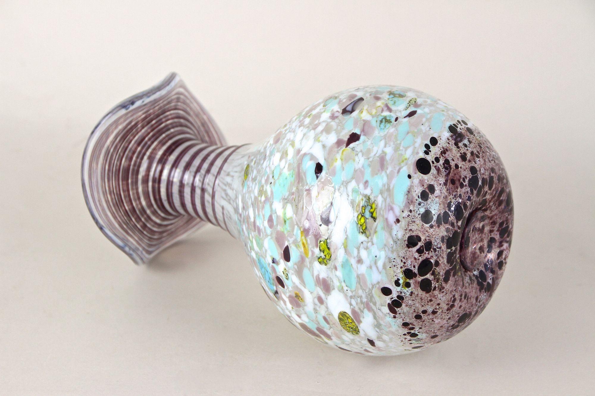 Murano-Glasvase aus der Mitte des Jahrhunderts, mehrfarbig, Italien um 1950 im Angebot 7