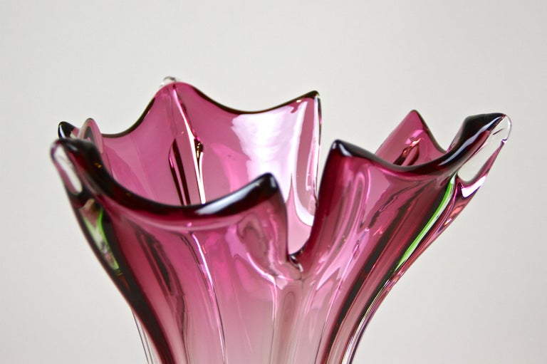 Blown Glass Mid-Century Murano Glass Vase Purple/ Green, Italy, circa 1960 For Sale