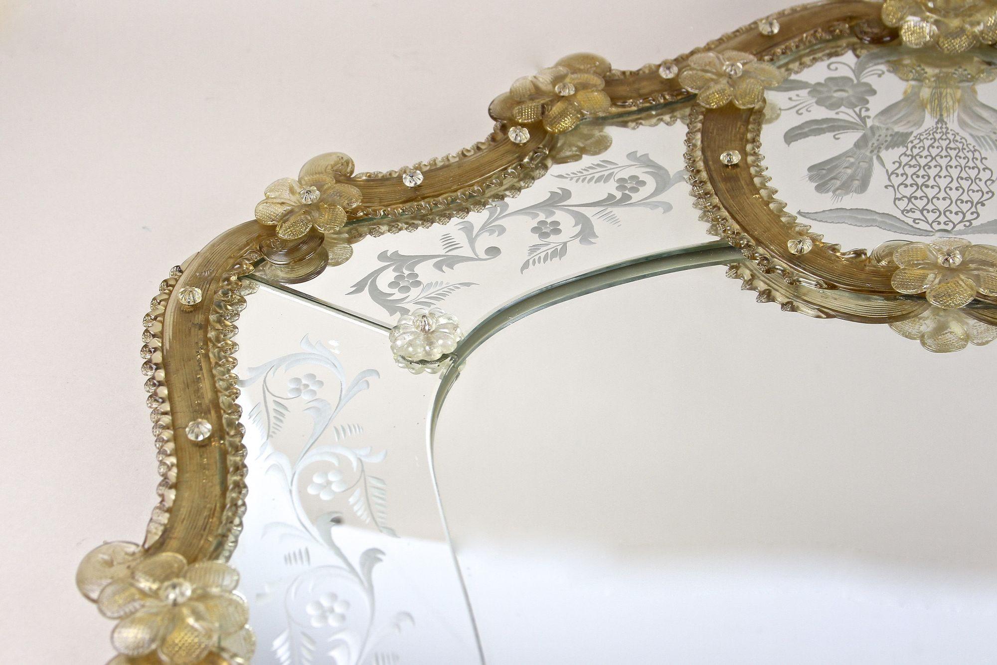 Mid Century Murano Glass Wall Mirror With Gilt Glass Flowers, IT ca. 1950 For Sale 5