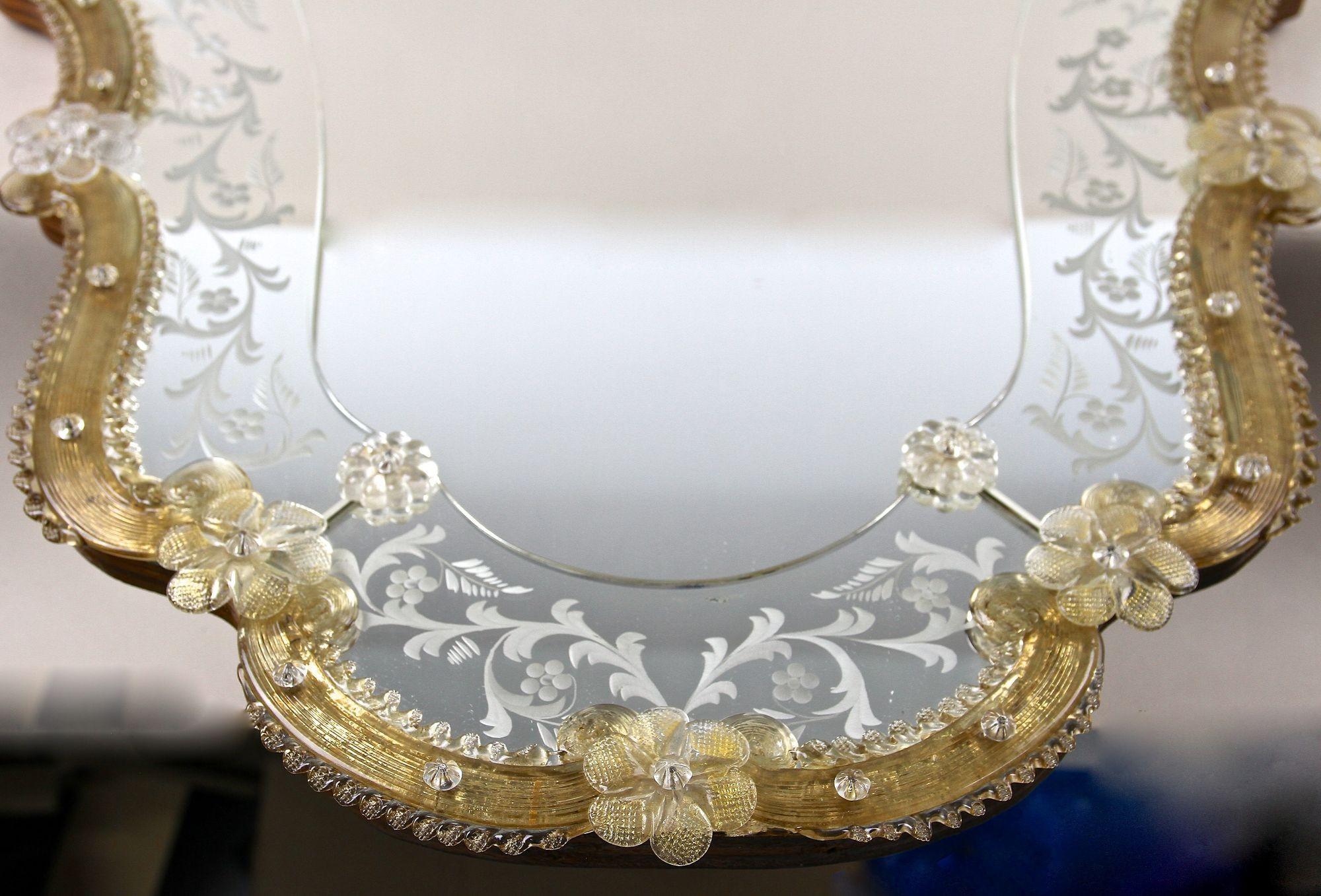 Mid Century Murano Glass Wall Mirror With Gilt Glass Flowers, IT ca. 1950 For Sale 7