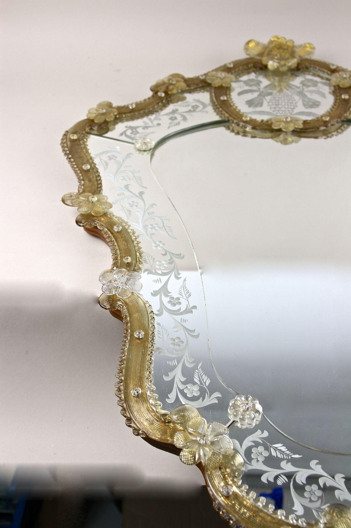 Mid Century Murano Glass Wall Mirror With Gilt Glass Flowers, IT ca. 1950 For Sale 9