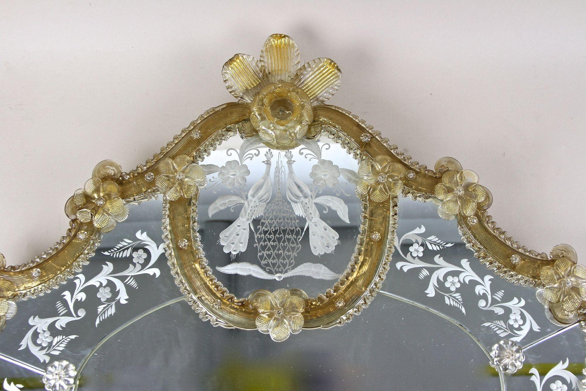 Mid Century Murano Glass Wall Mirror With Gilt Glass Flowers, IT ca. 1950 For Sale 3