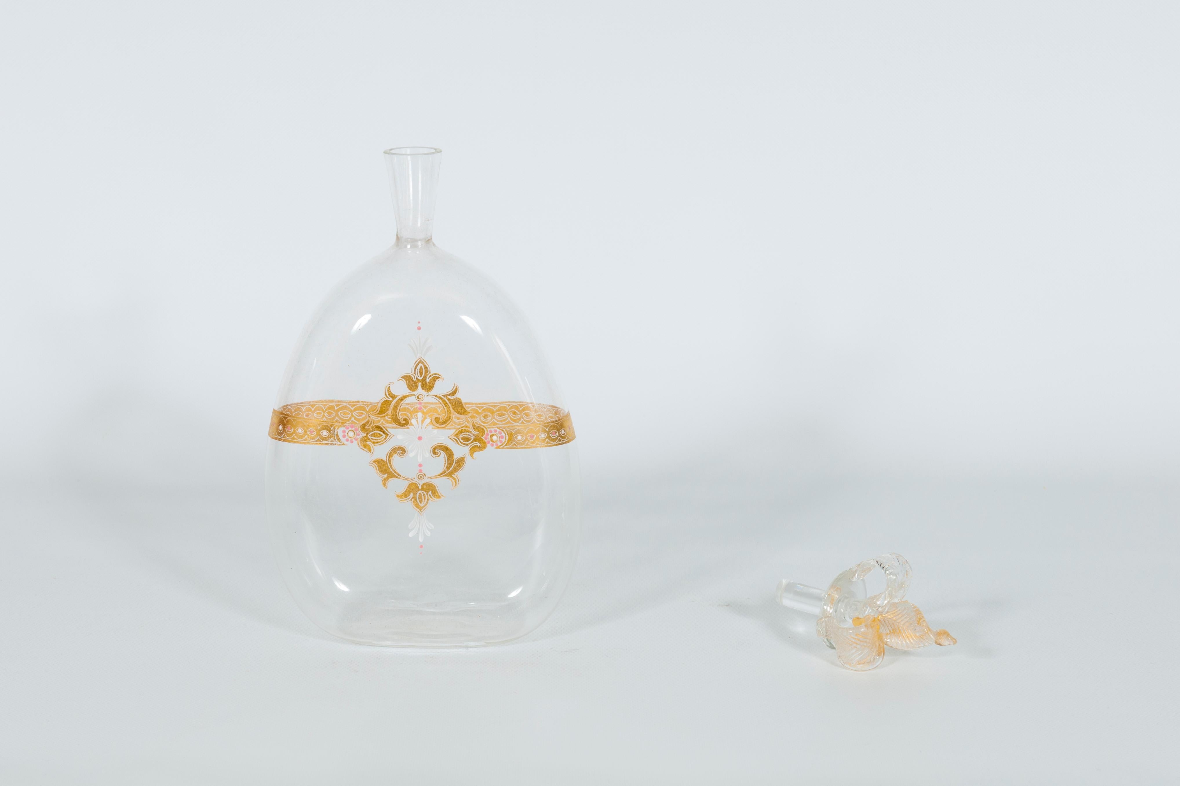 Decantador de mediados de siglo de Murano dorado y cristal transparente con tope de corona en venta 5