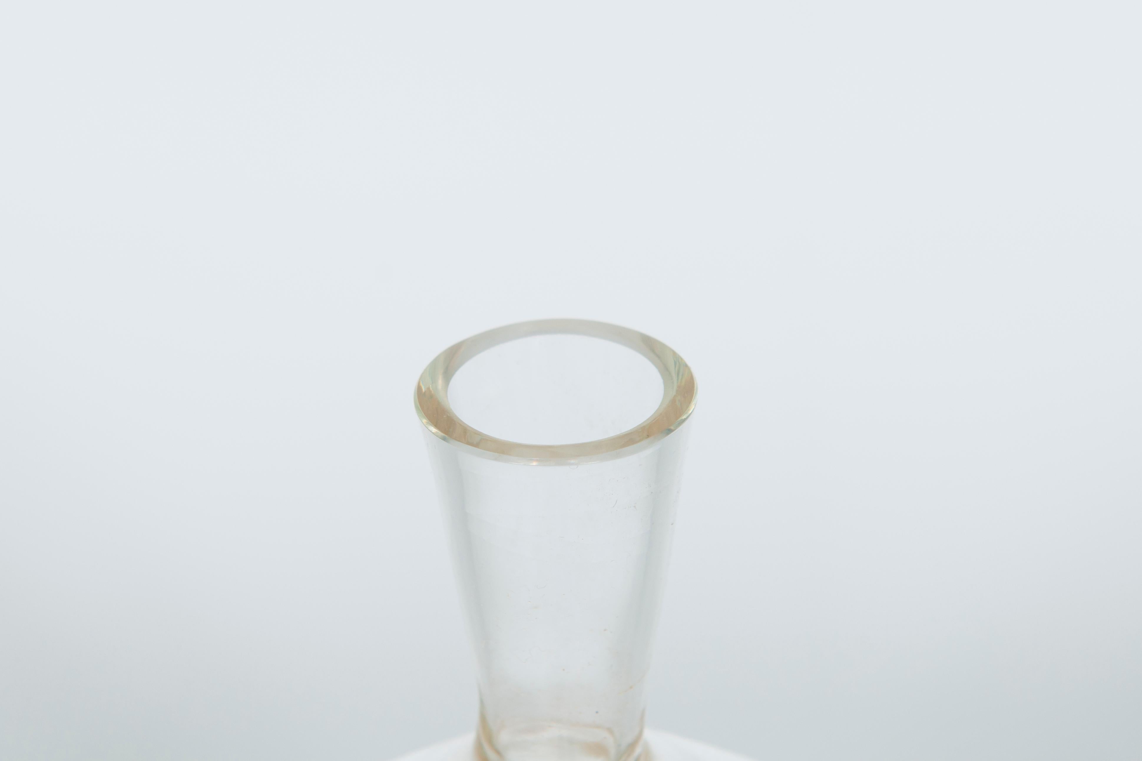 Decantador de mediados de siglo de Murano dorado y cristal transparente con tope de corona en venta 8