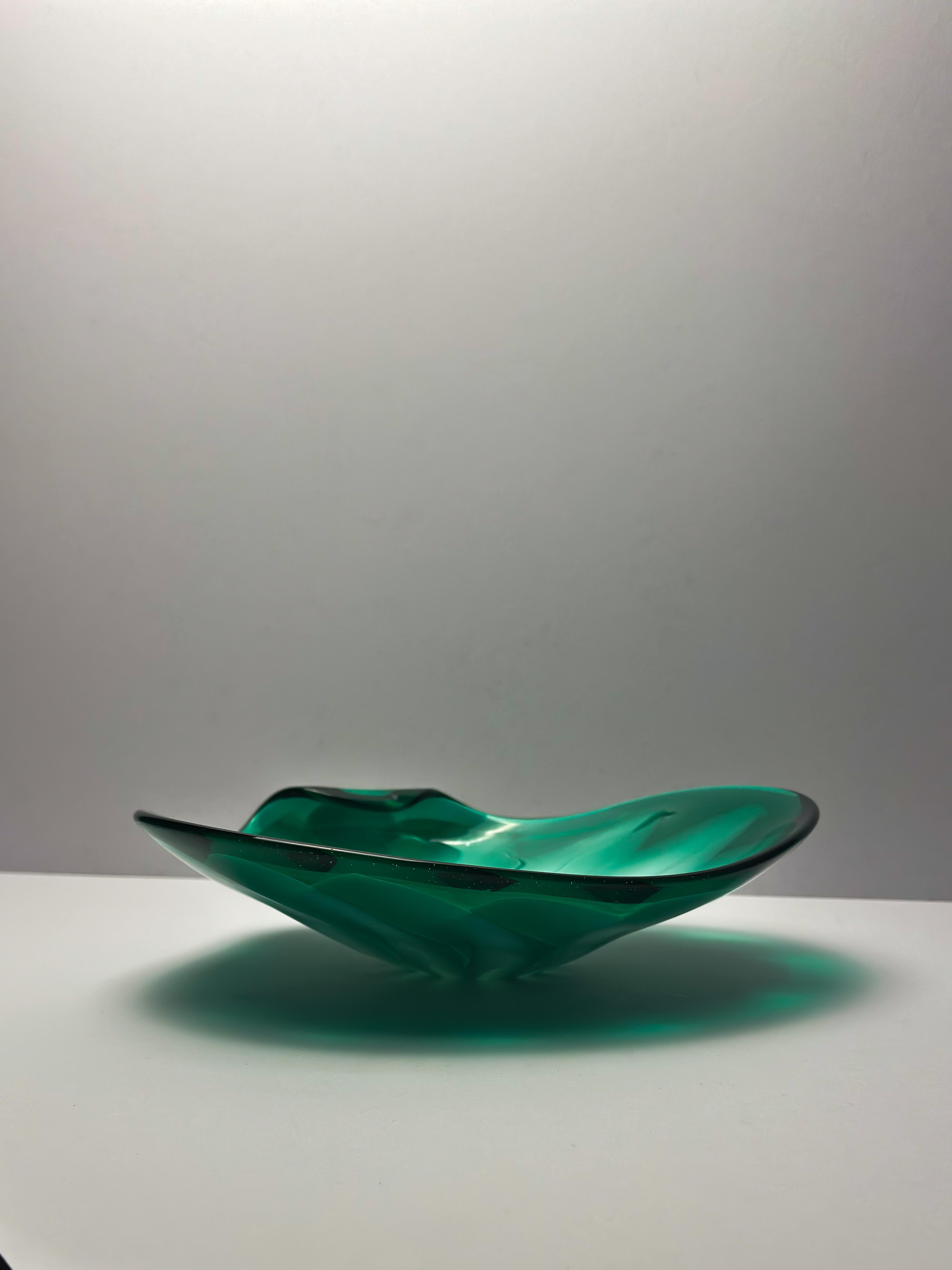 Centro de mesa de cristal Lattimo verde de Murano de mediados de siglo, Italia, años 60 en Bueno estado para la venta en Glasgow, GB