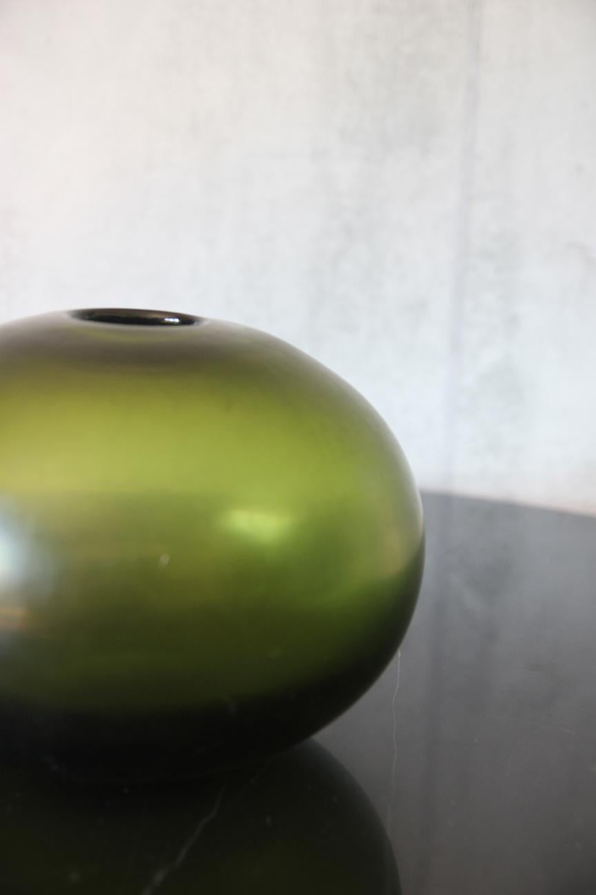 Italiano Vaso rotondo di metà secolo in Greene & Greene in vendita
