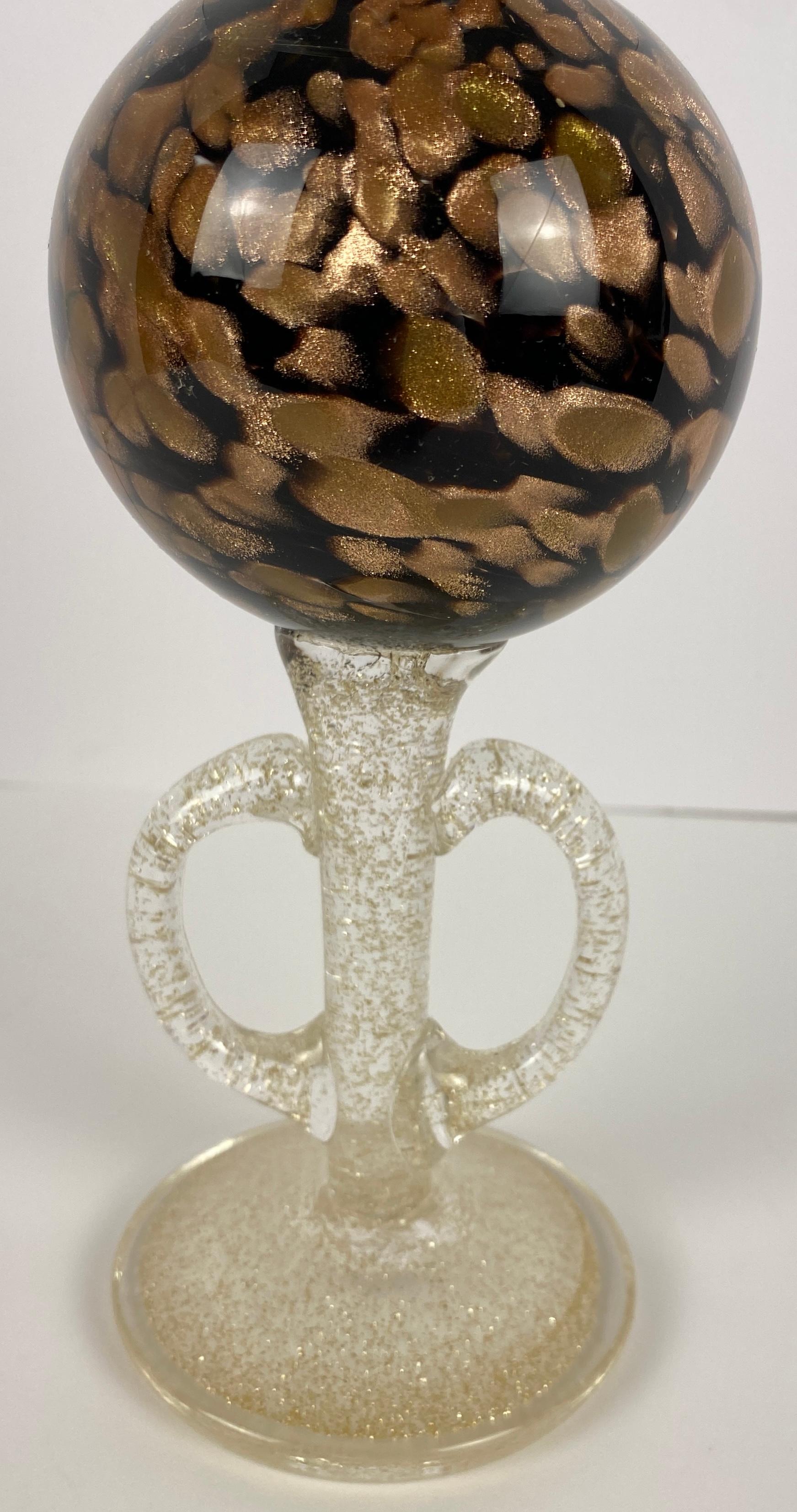 Bougeoir du milieu du siècle en verre d'art soufflé à la main de Murano avec mouchetures d'aventurine d'or Bon état - En vente à Miami, FL