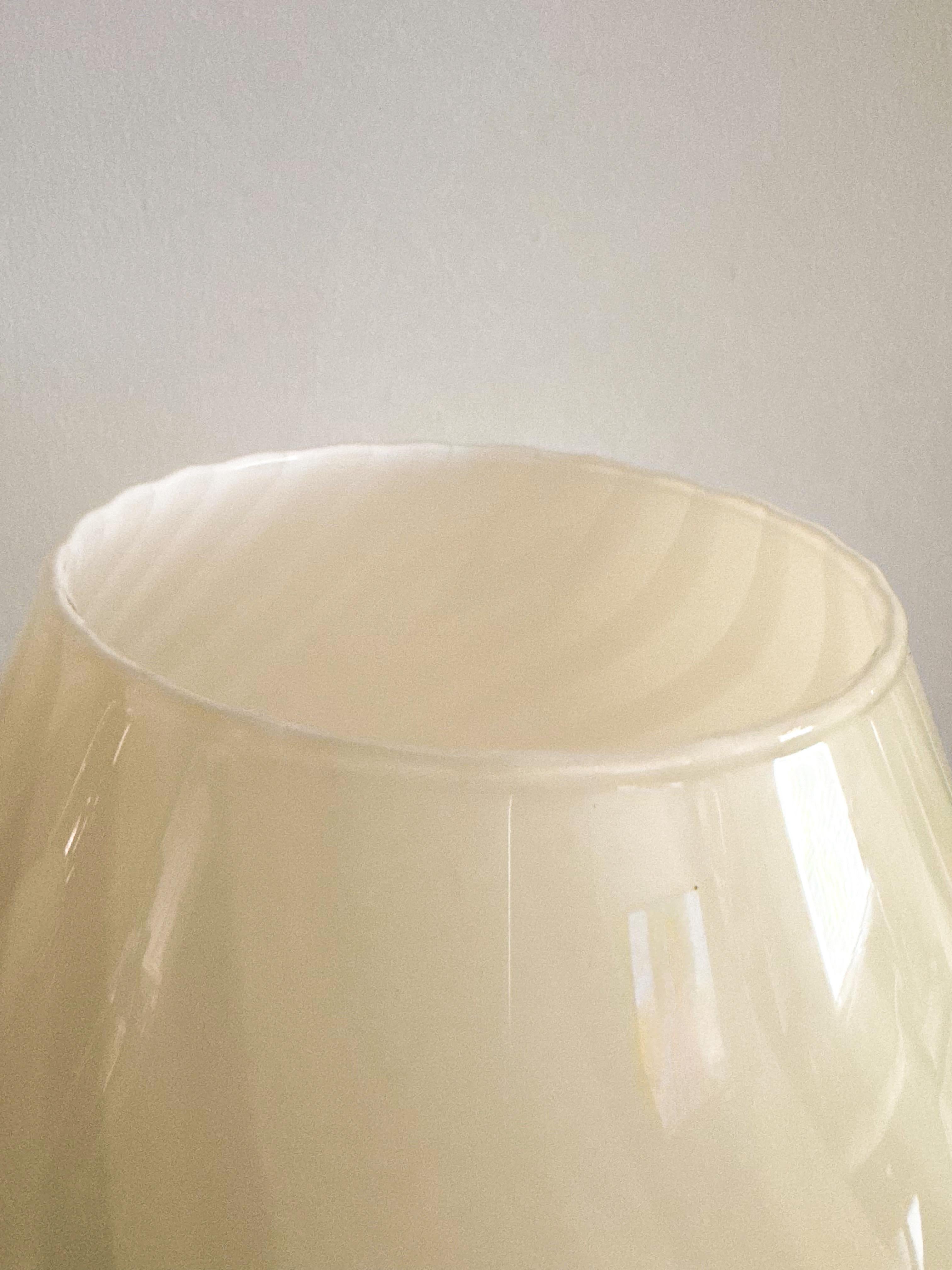 Mid Century Murano Lampe Butter Light Gelb Murano Vintage Swirl Glas Italienisch (Handgefertigt) im Angebot