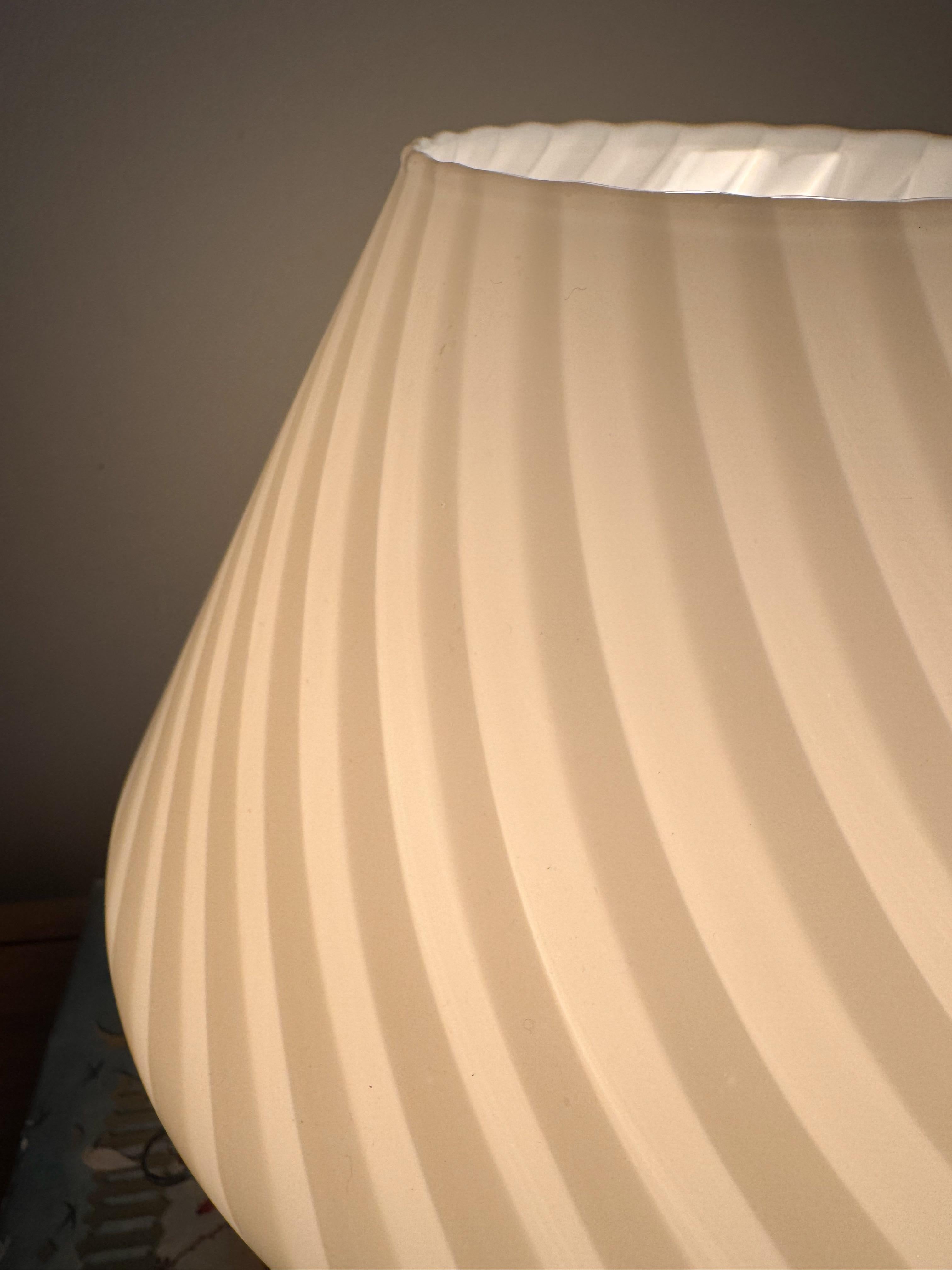Mid Century Murano Lampe Butter Light Gelb Murano Vintage Swirl Glas Italienisch im Angebot 1