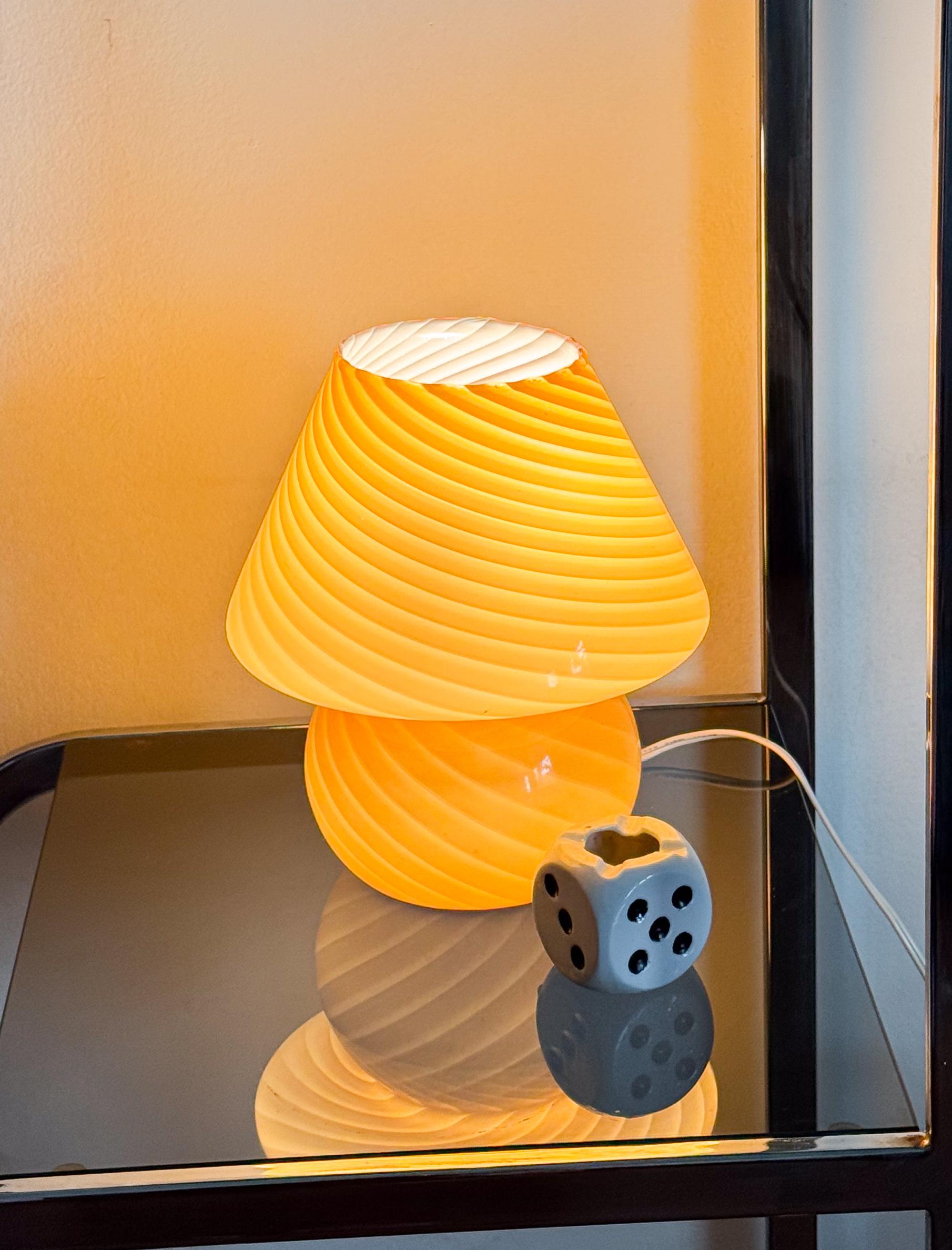 Mid Century Murano Lamp Honey Caramel Brown Vintage In Good Condition For Sale In Toronto, CA