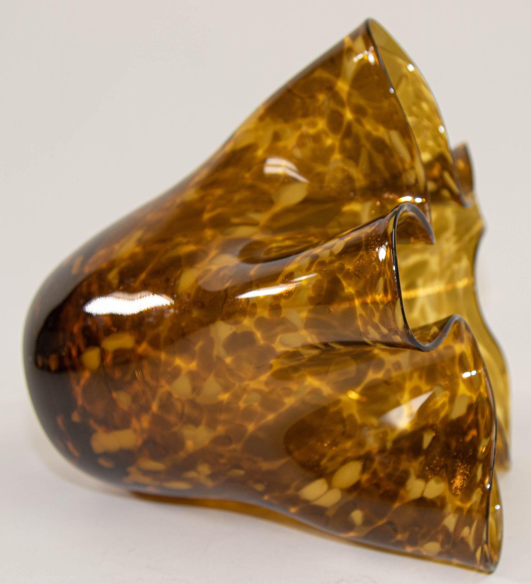Mid-Century Murano Leopard Tortoise Shell Pattern Glass Handkerchief Vase, 1960 For Sale 4