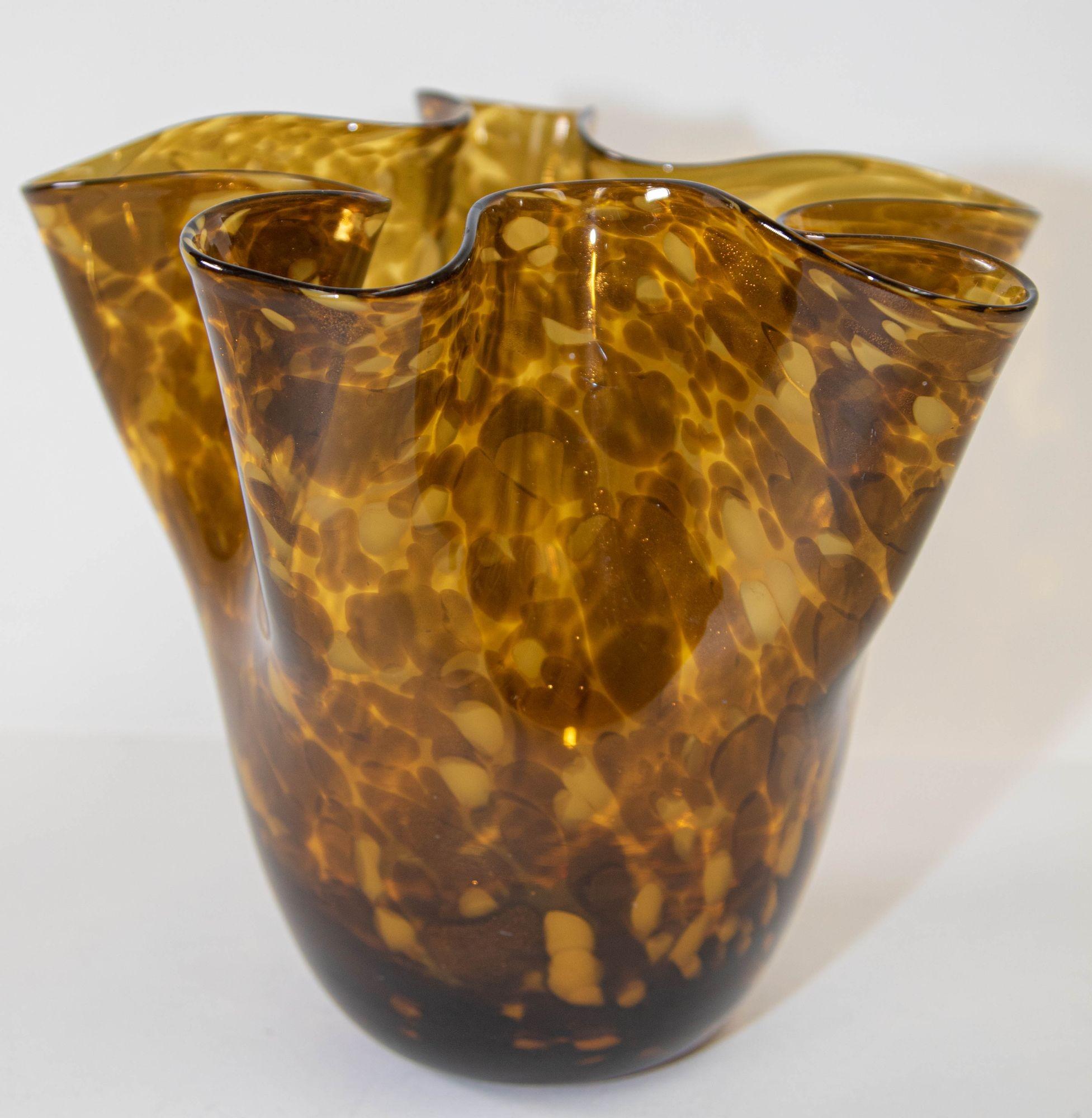 Mid-Century Murano Leopard Tortoise Shell Pattern Glass Handkerchief Vase, 1960 For Sale 5
