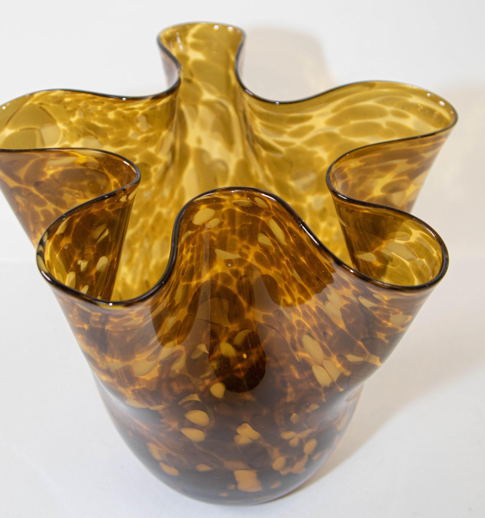 Italian Mid-Century Murano Leopard Tortoise Shell Pattern Glass Handkerchief Vase, 1960 For Sale