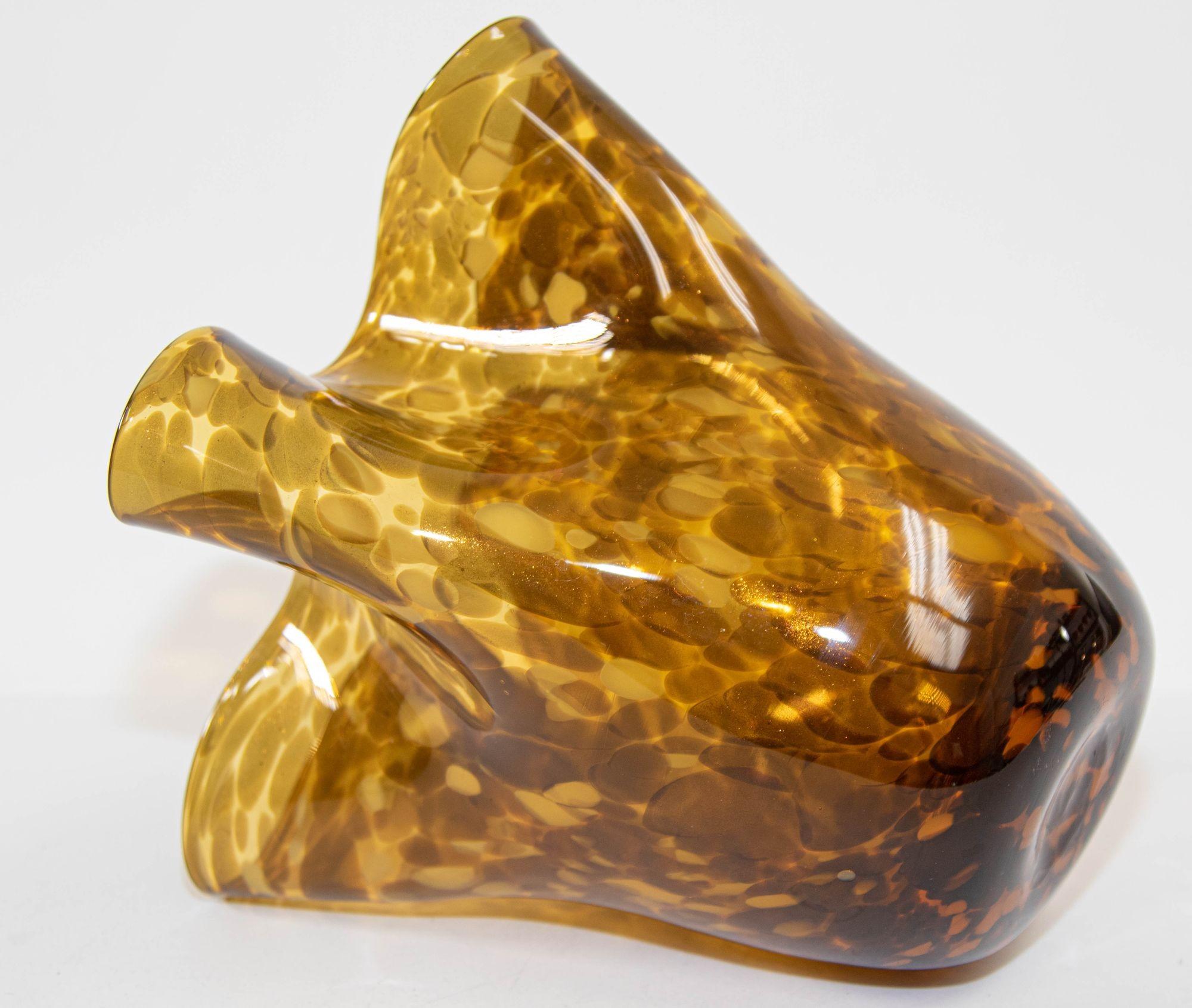 Mid-Century Murano Leopard Tortoise Shell Pattern Glass Handkerchief Vase, 1960 In Good Condition For Sale In North Hollywood, CA