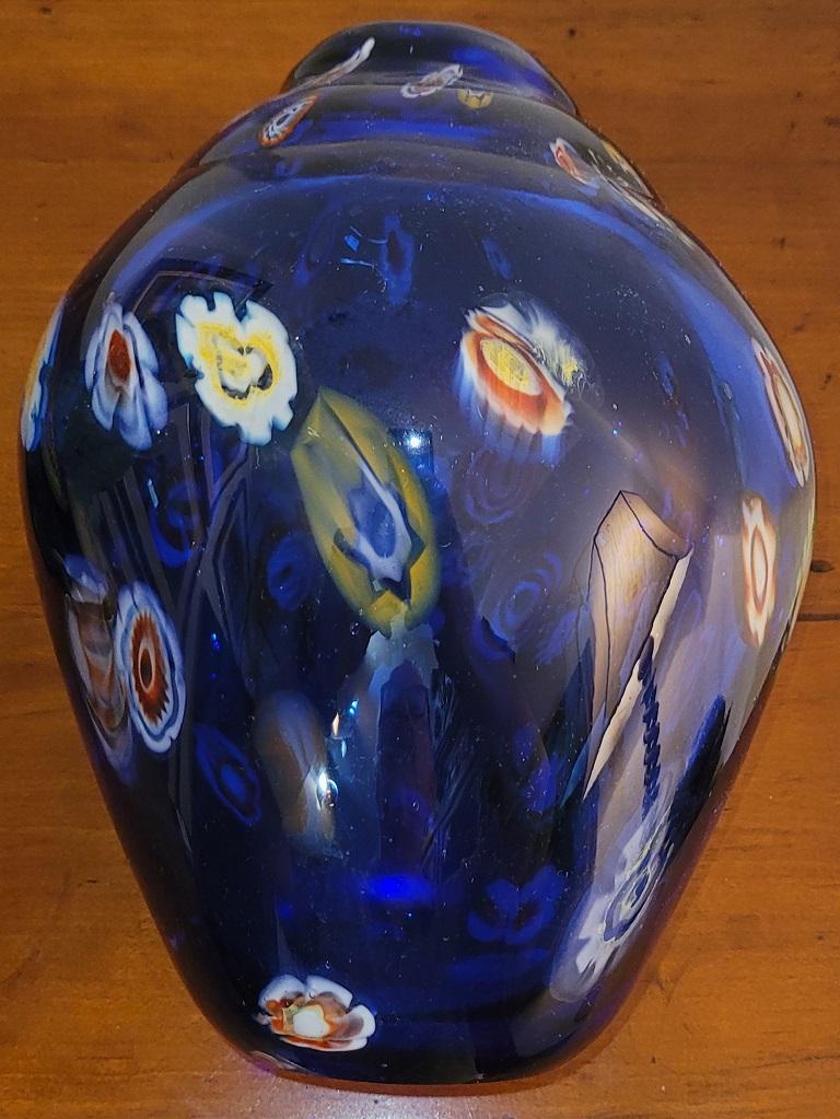 Verre d'art Vase en verre d'art de Murano de style Millefiori du milieu du siècle dernier en vente