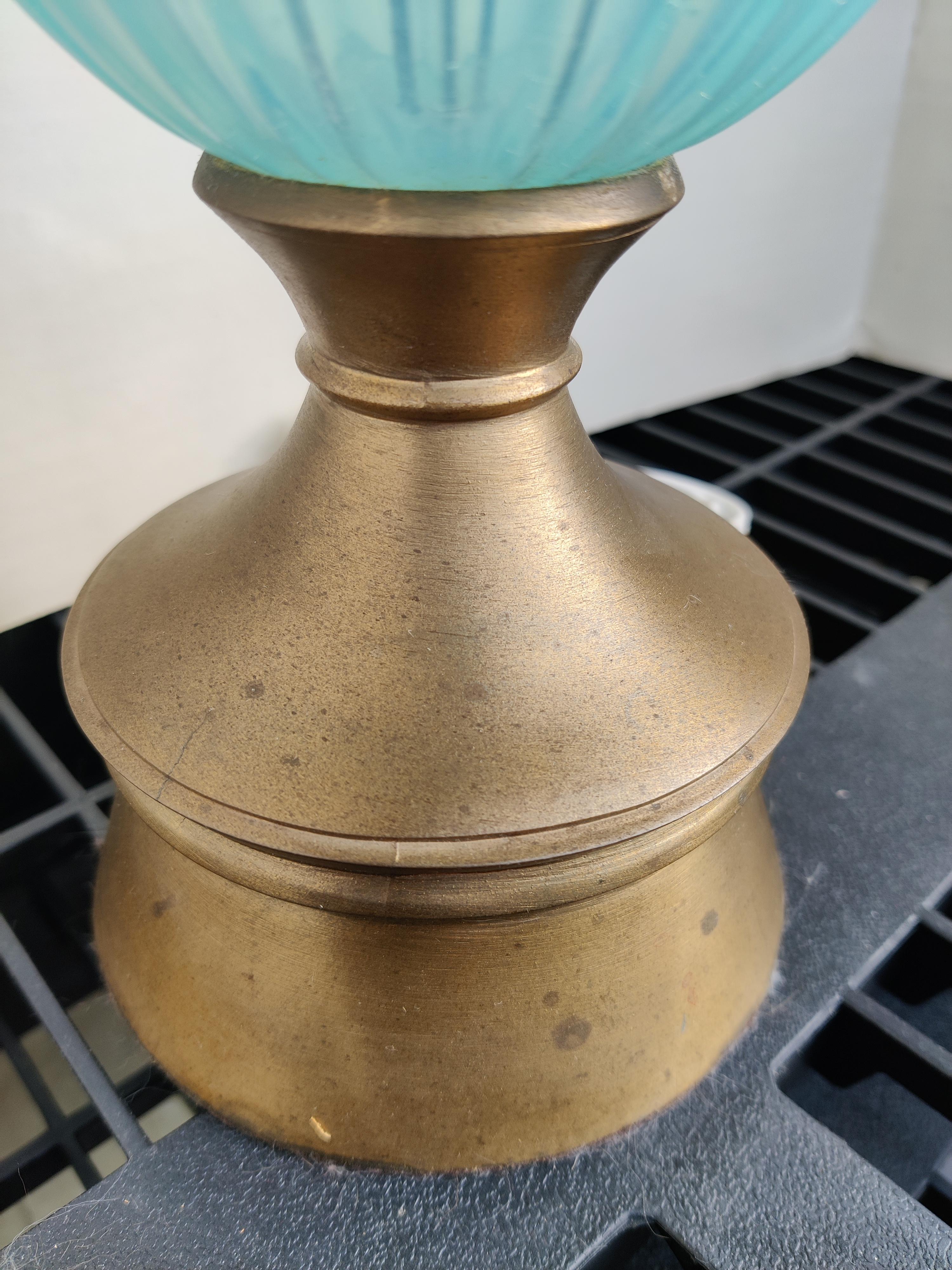 Verre brun Lampe en verre cannelé du milieu du siècle à Murano en vente