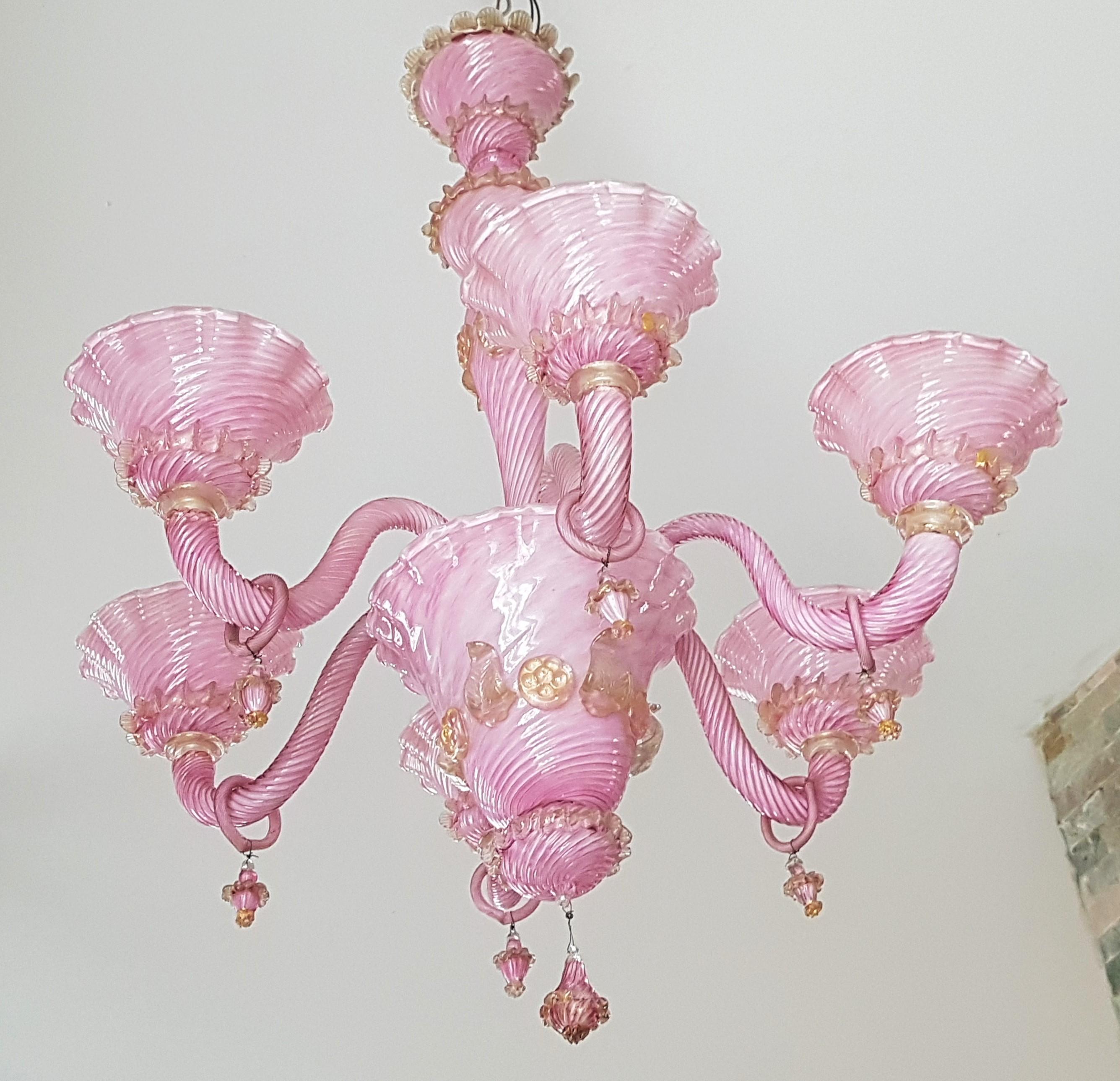 italien Lustre en verre de Murano rose du milieu du siècle dernier, Italie, années 1960 en vente