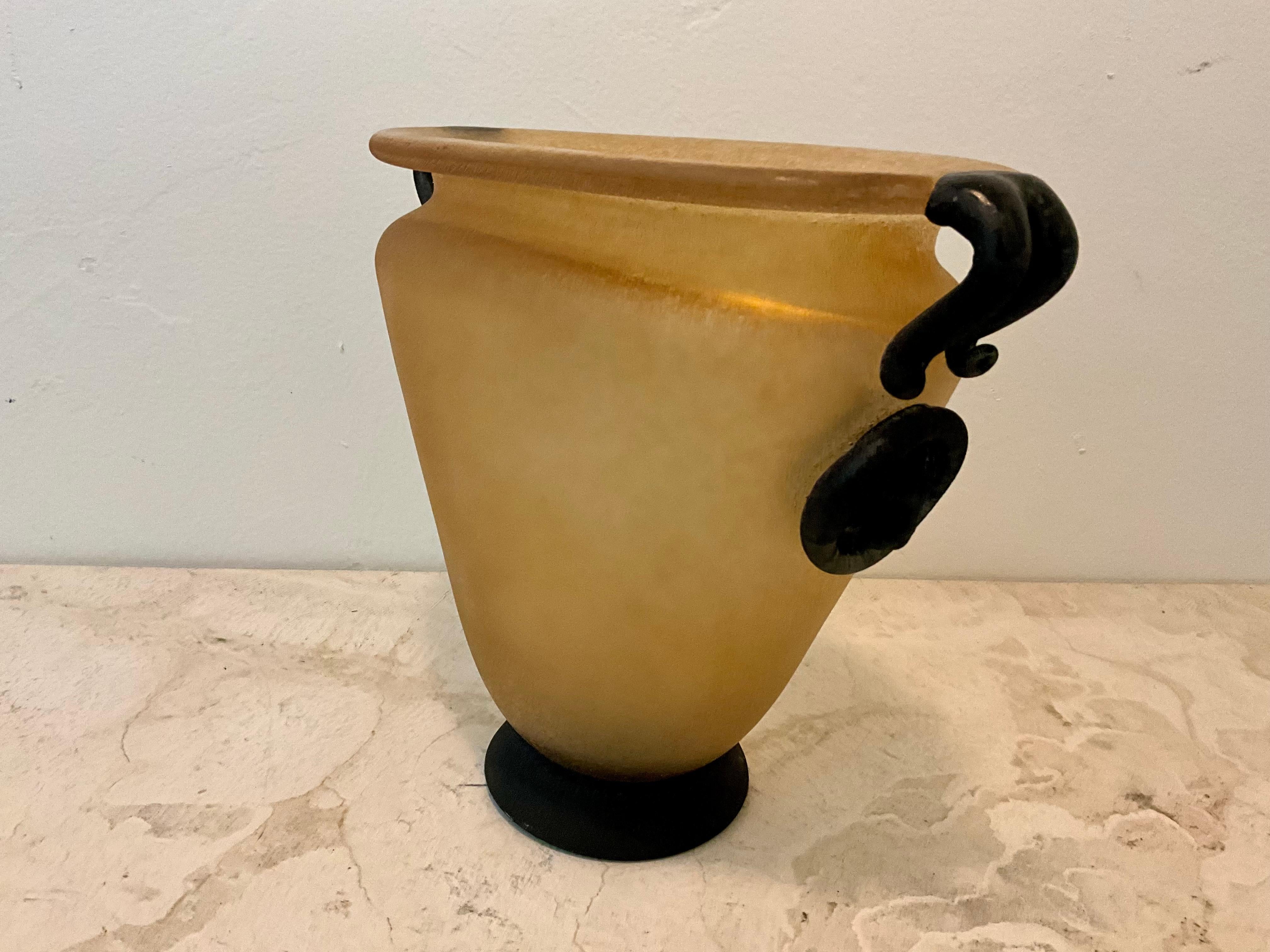 Vase Urne en verre Murano Scavo du milieu du siècle, jaune Bon état - En vente à West Palm Beach, US