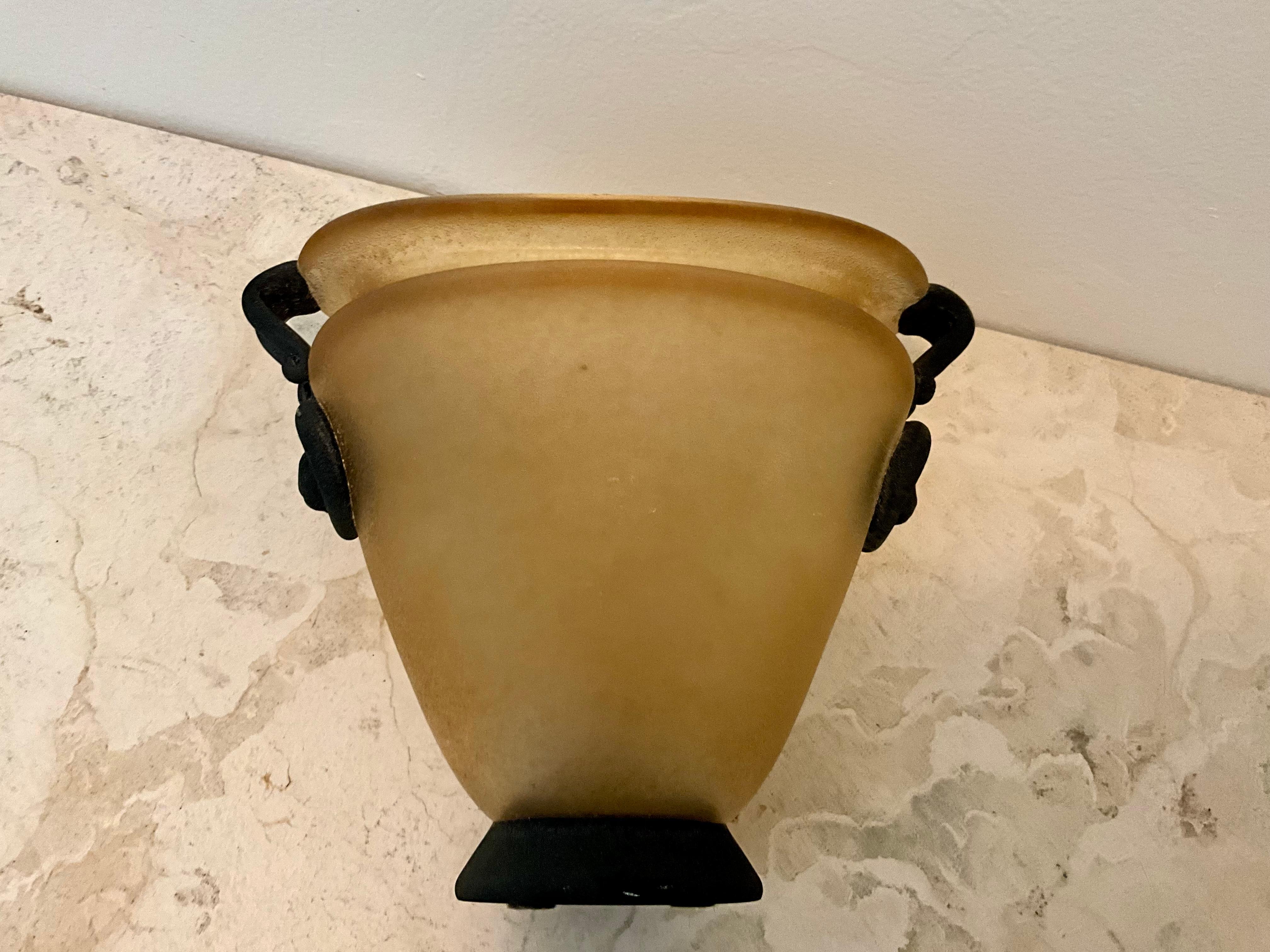 Vase Urne en verre Murano Scavo du milieu du siècle, jaune en vente 1