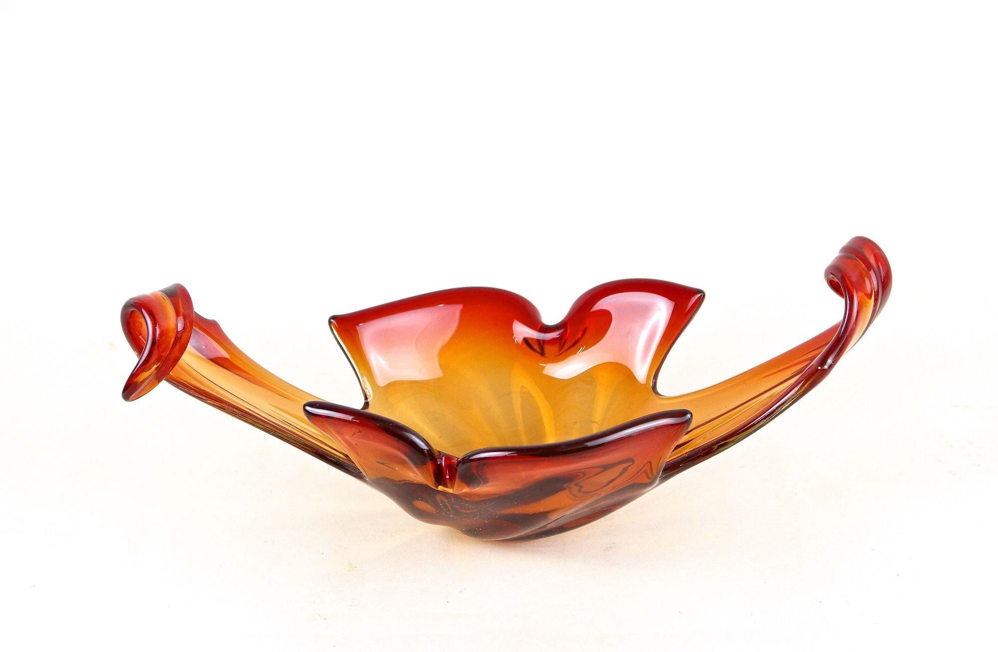 Bol Sommerso de Murano du milieu du siècle dernier, tons rouge/orange, Italie, vers 1960 en vente 4