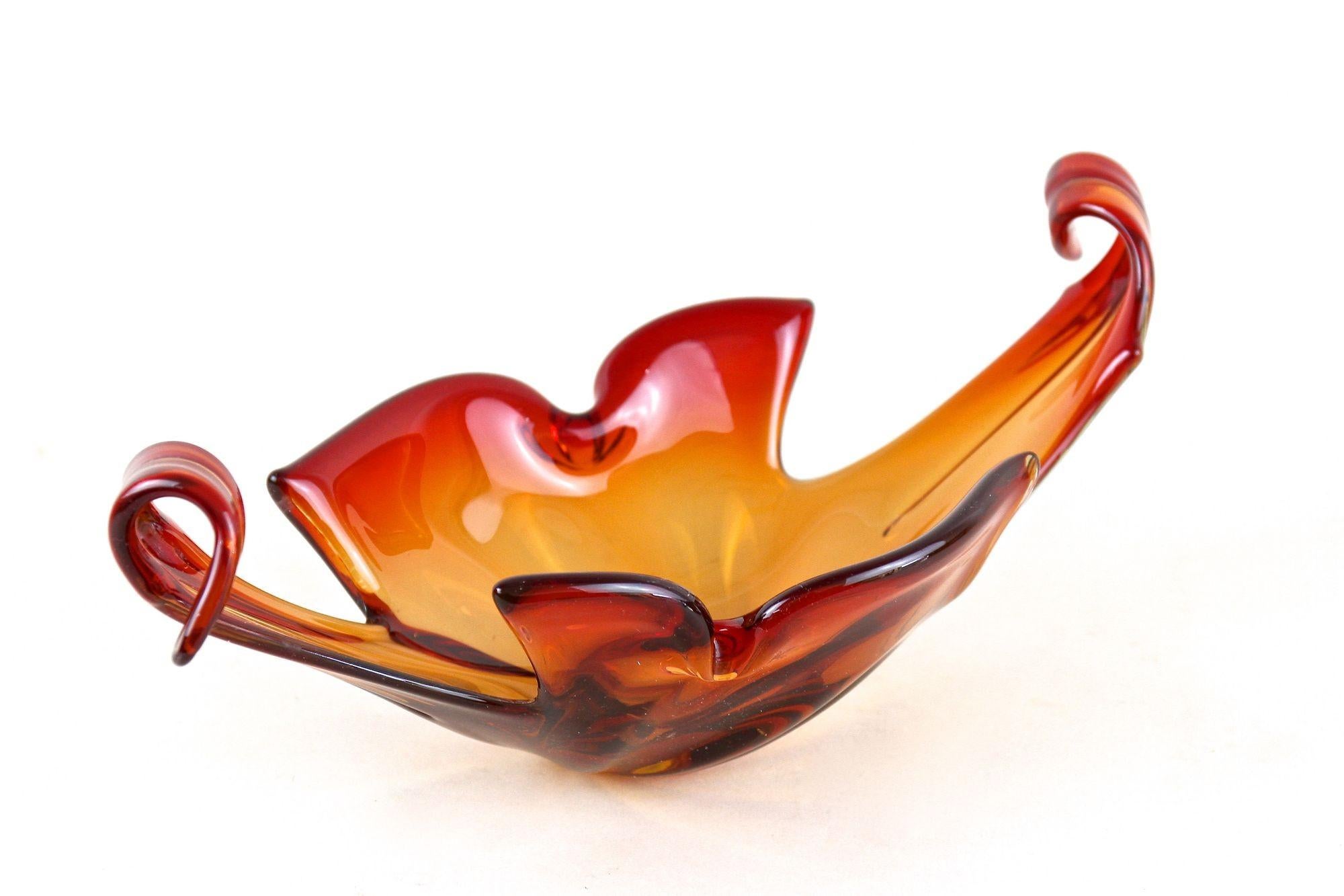 Verre de Murano Bol Sommerso de Murano du milieu du siècle dernier, tons rouge/orange, Italie, vers 1960 en vente