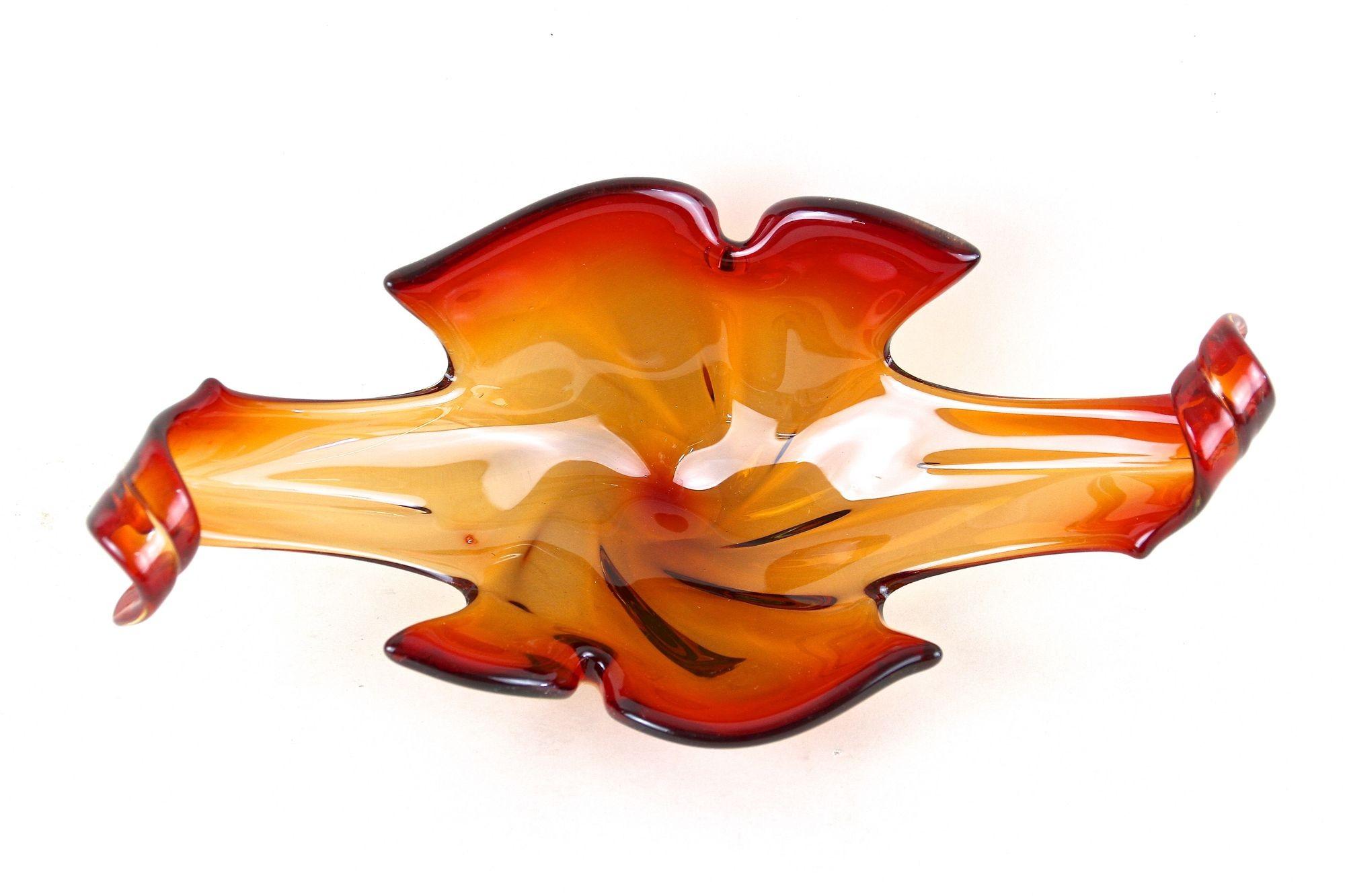 Bol Sommerso de Murano du milieu du siècle dernier, tons rouge/orange, Italie, vers 1960 en vente 2
