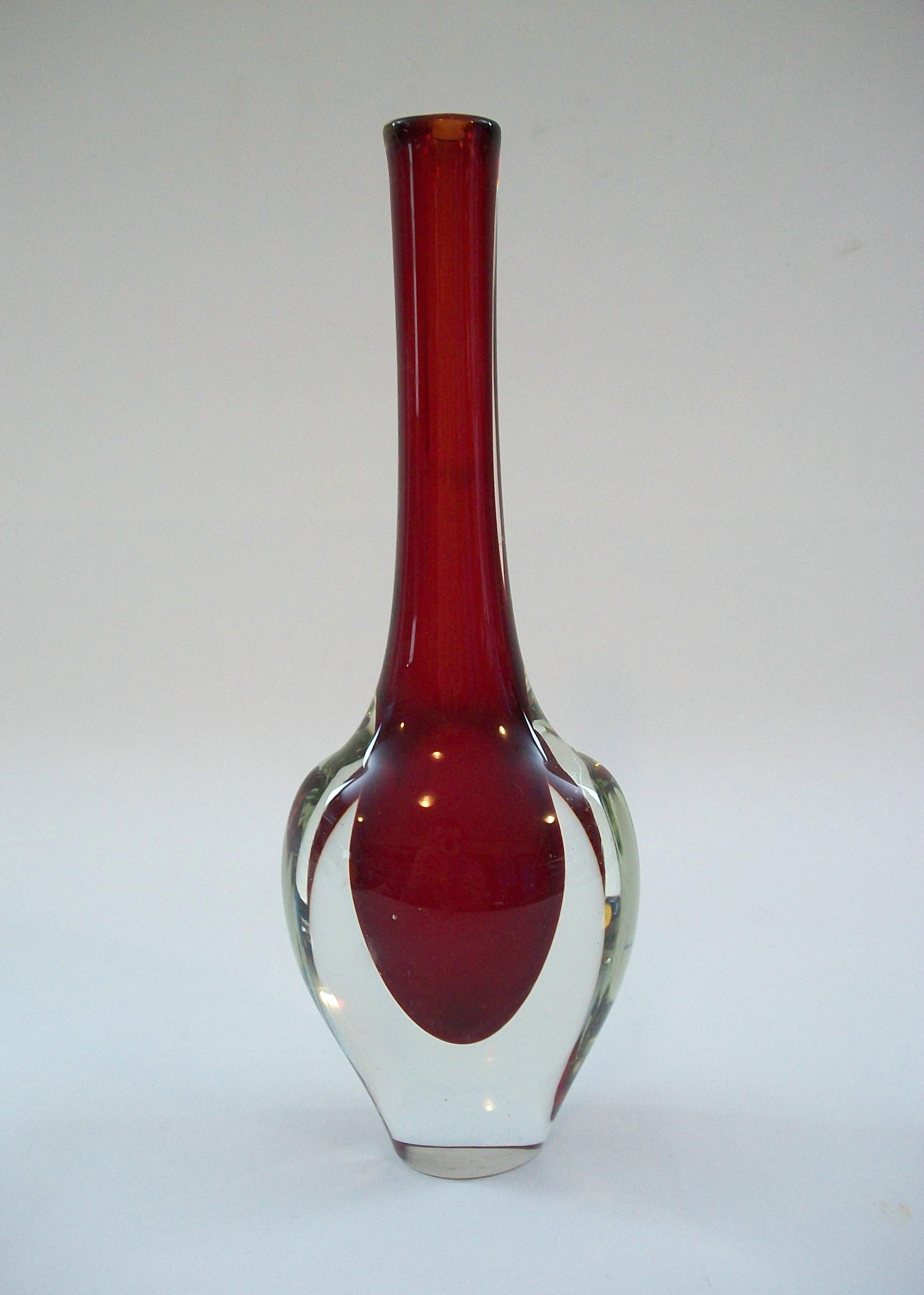 Mid Century Murano Glass Sommerso Vase - Italien - CIRCA 1950er Jahre (Italienisch) im Angebot