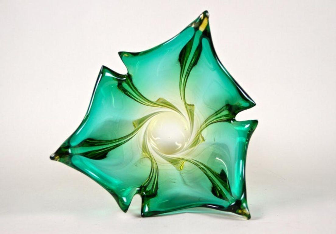 Mid-Century Murano Sommerso Glass Vase, Italy, circa 1960 (Italienisch) im Angebot