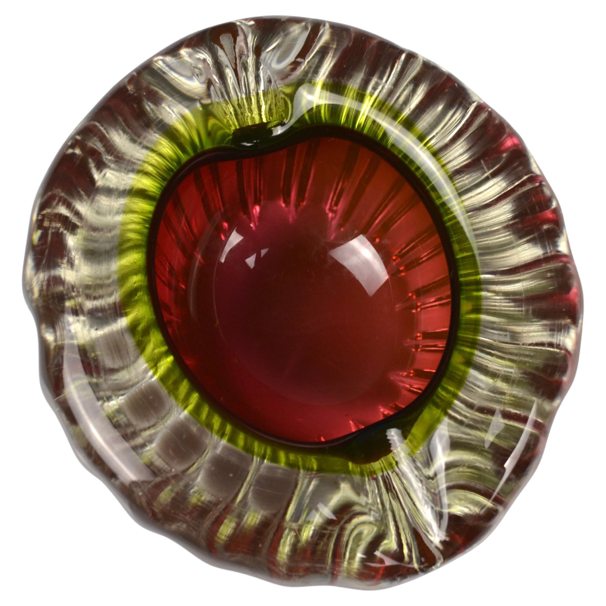 Mid-Century Murano Sommerso Sculptural Glass Ashtrays, Green–Amber–Ruby, 1950s