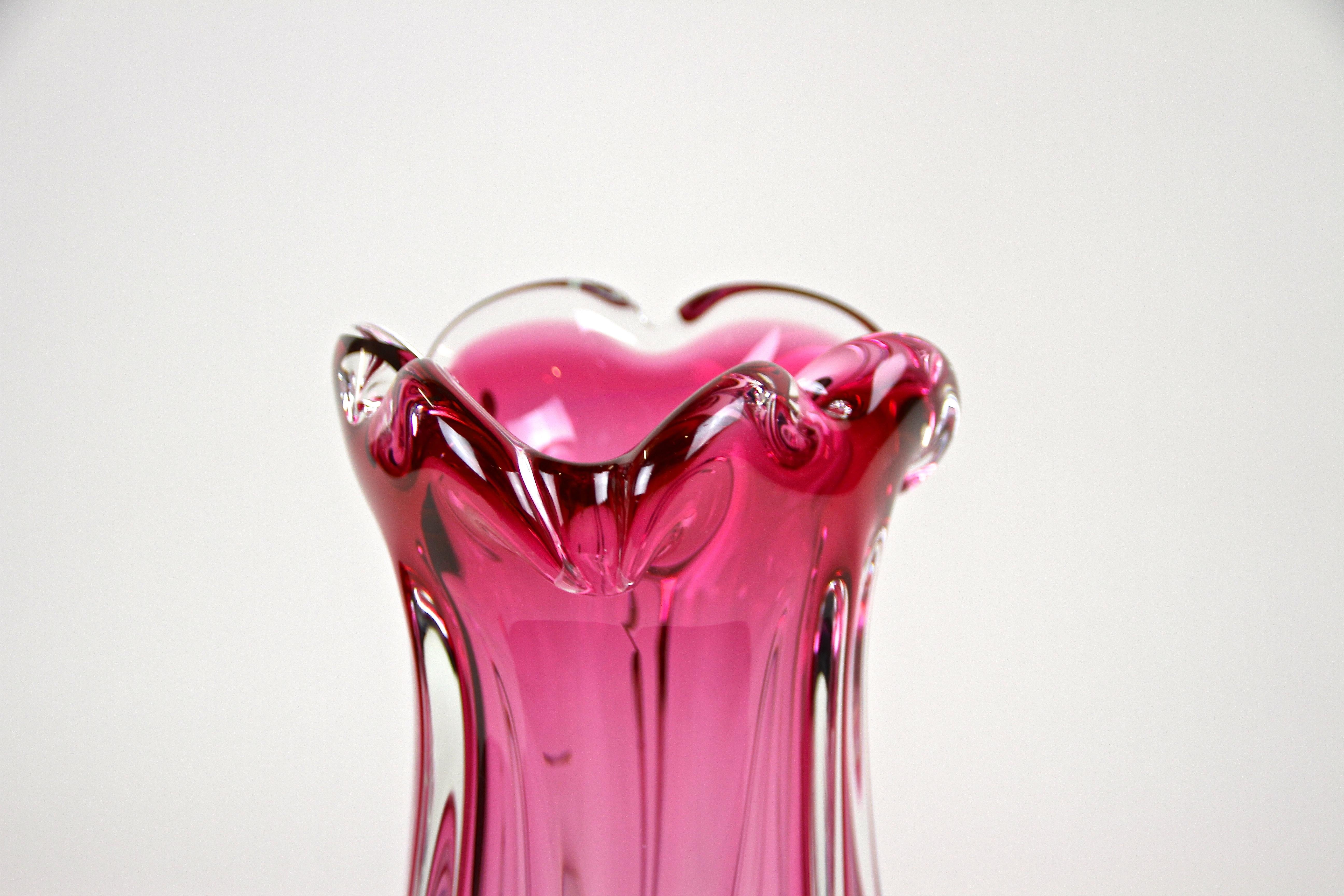20th Century Mid-Century Murano Vase by Sommerso Murano, Italy circa 1960/70 For Sale