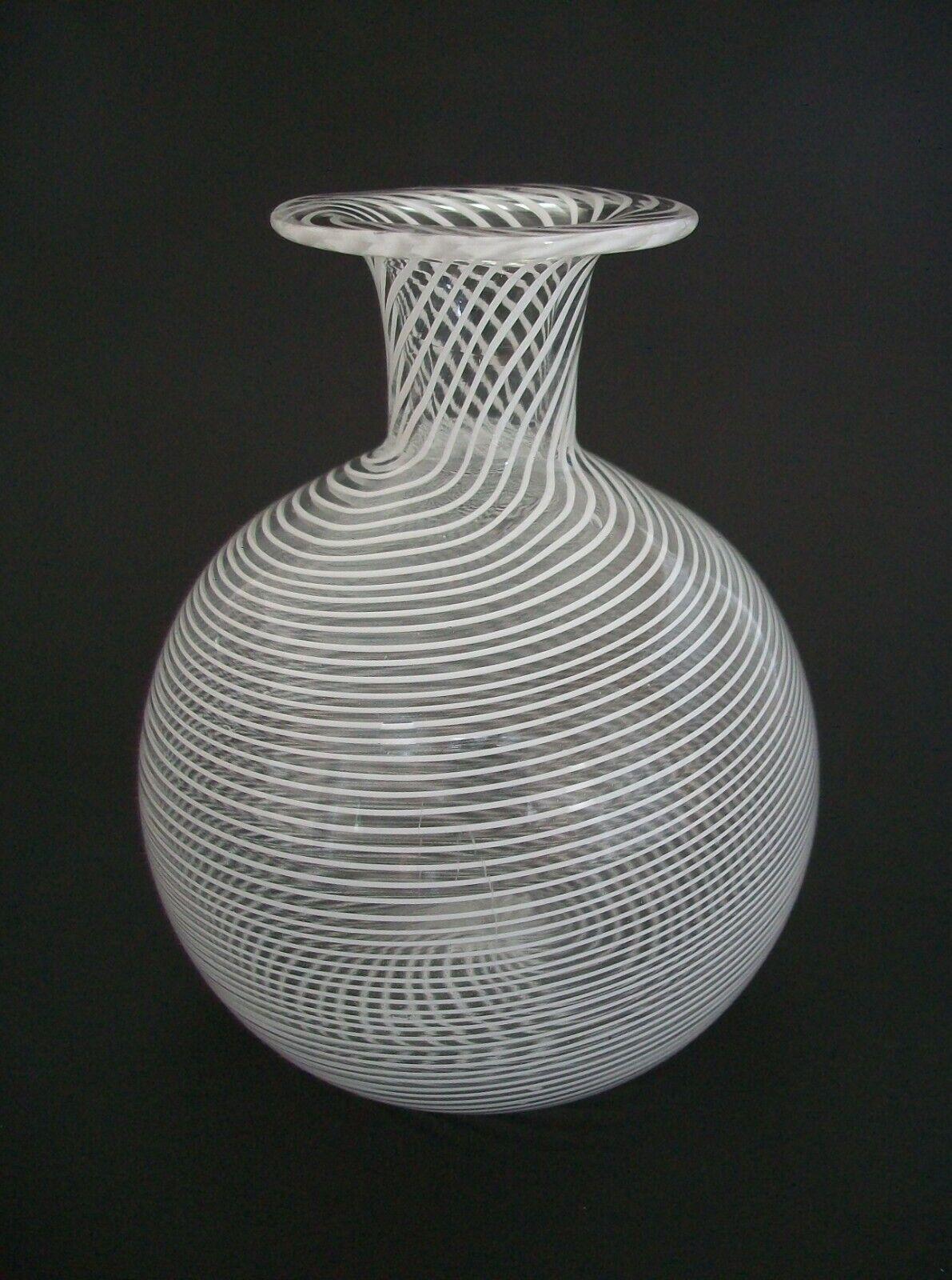 Vintage Murano white 'Mezza Filigrana' art glass vase (in the manner of Carlo Scarpa for Venini) - fine 'thread like' pattern - unsigned - Italy - circa 1970's.

Excellent vintage condition - no loss - no damage - no chips - no cracks - no