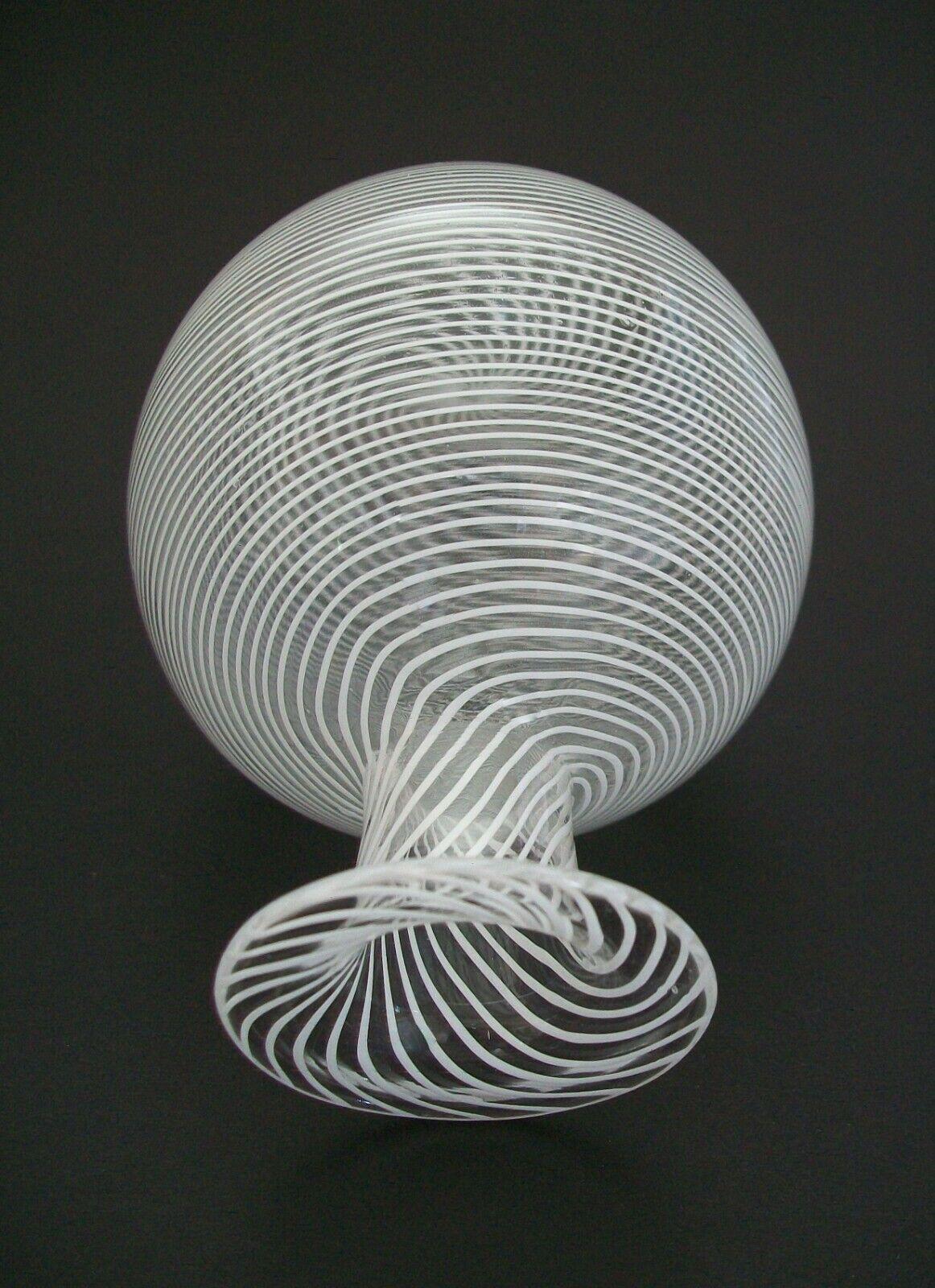 Mid Century Murano White Mezza Filigrana Glass Vase, Italy, Circa 1970's In Good Condition In Chatham, ON