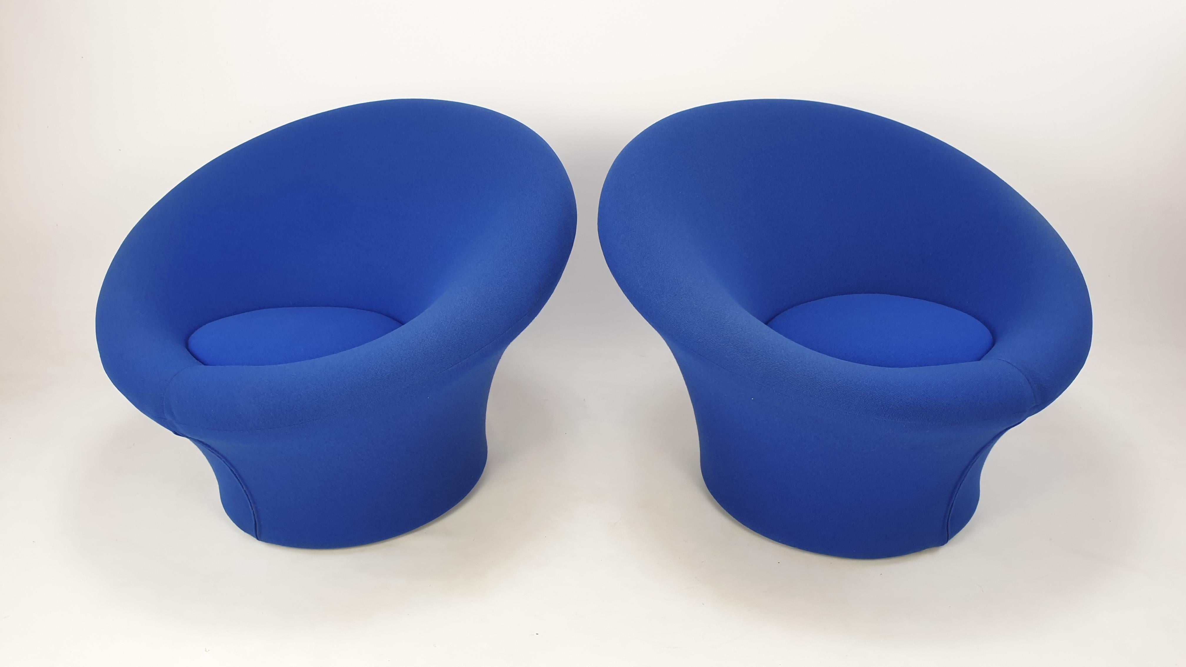 Very comfortable Artifort Mushroom set, designed by Pierre Paulin in the 60's. 
This set is made in 2000, see the sticker on the bottom.

They are covered with the original Kvadrat Tonus wool fabric. 

The set is used, but in very good