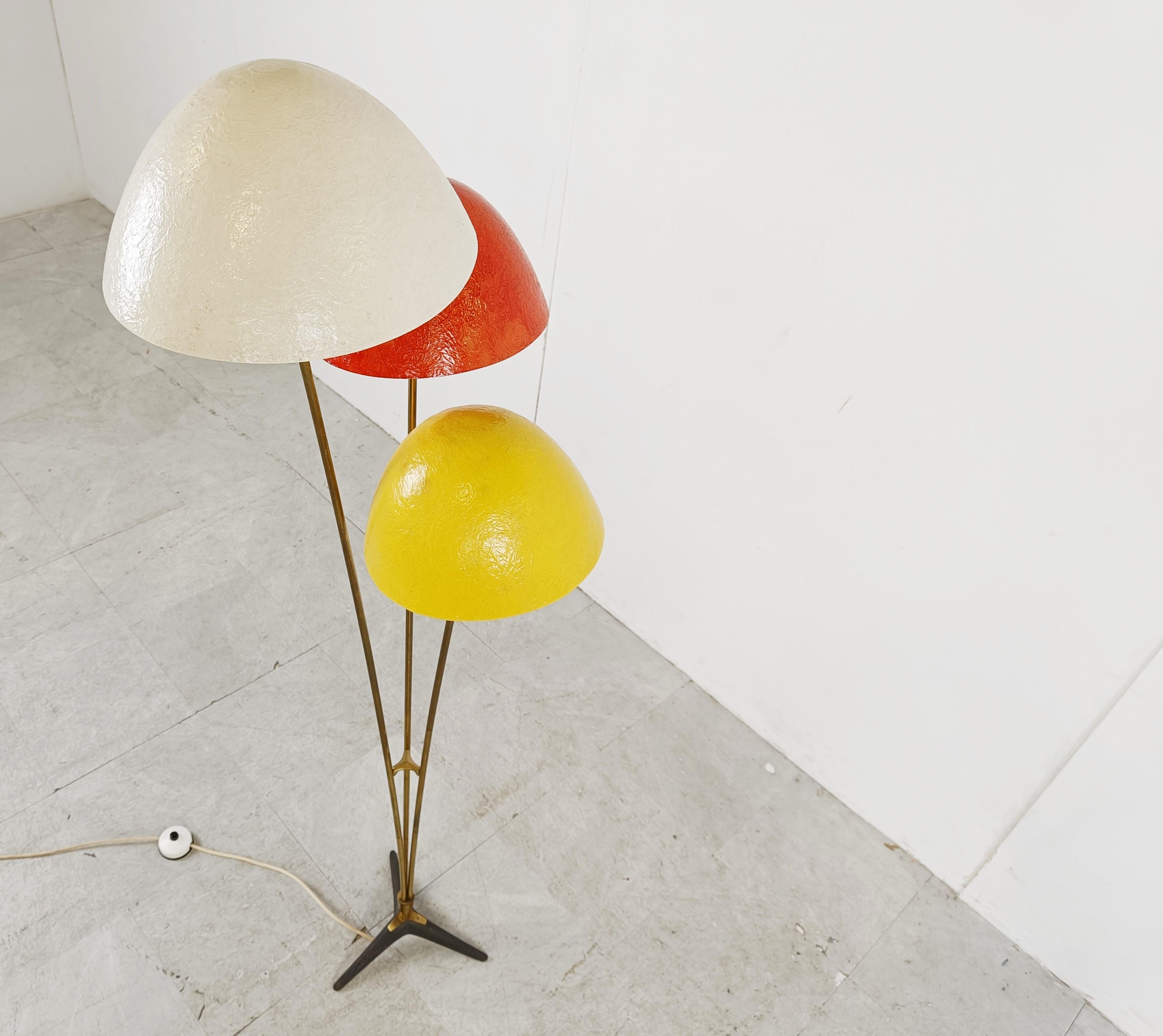 Mid century mushroom floor lamp, 1950s In Good Condition For Sale In HEVERLEE, BE
