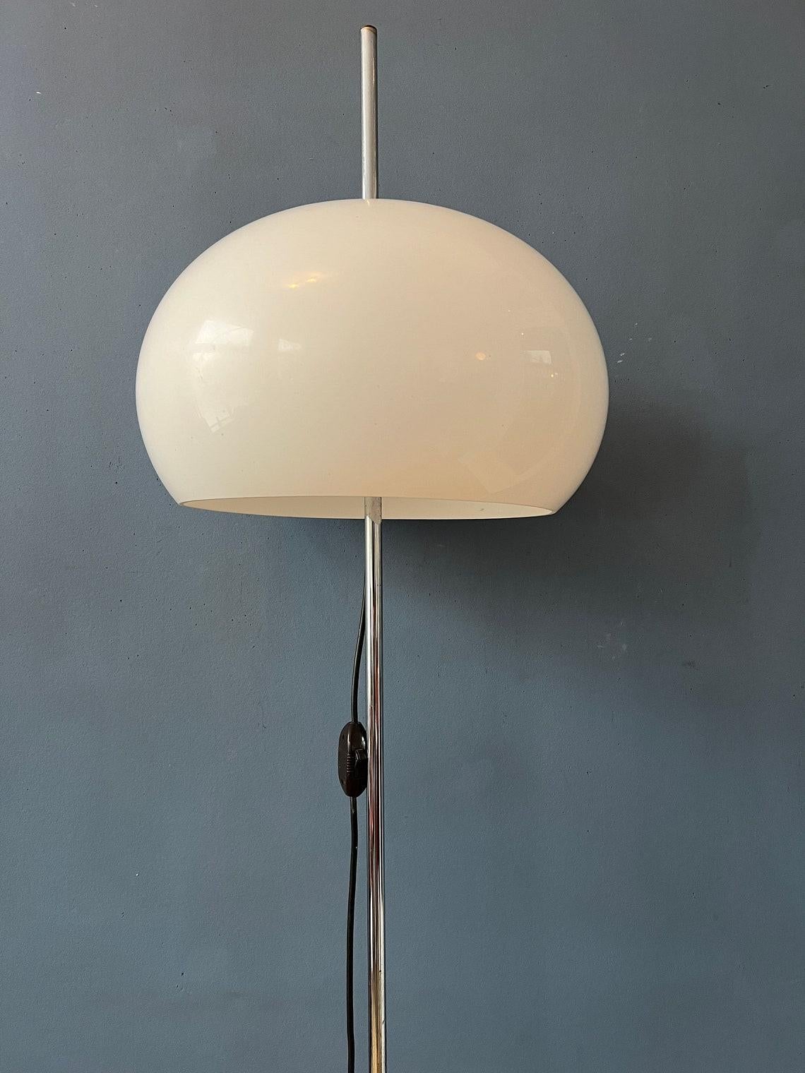 Mid Century Mushroom Floor Lamp with White Plexiglass Shade, 1970s For Sale 1