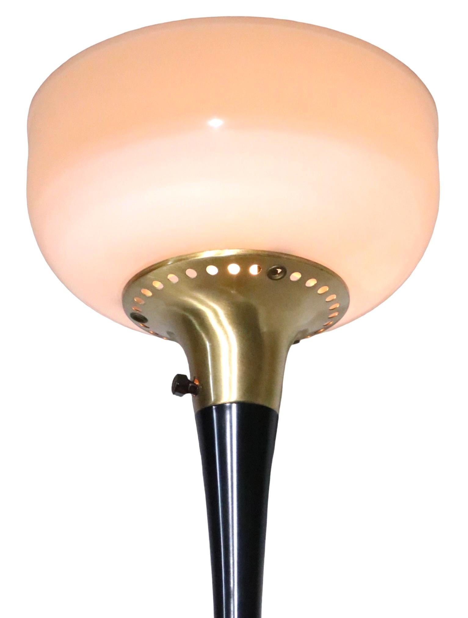 Mid Century Mushroom  Form  Table Lamp att. to Gerald Thurston c 1950's For Sale 4