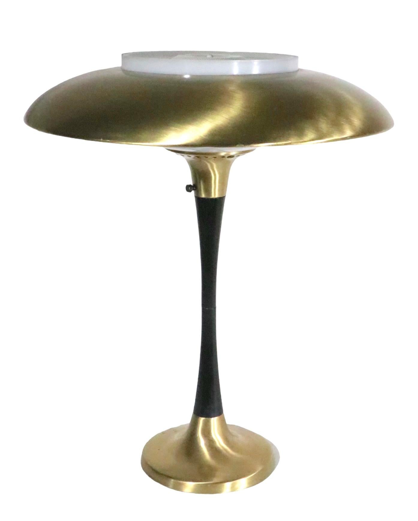 Mid Century Mushroom  Form  Table Lamp att. to Gerald Thurston c 1950's In Good Condition For Sale In New York, NY