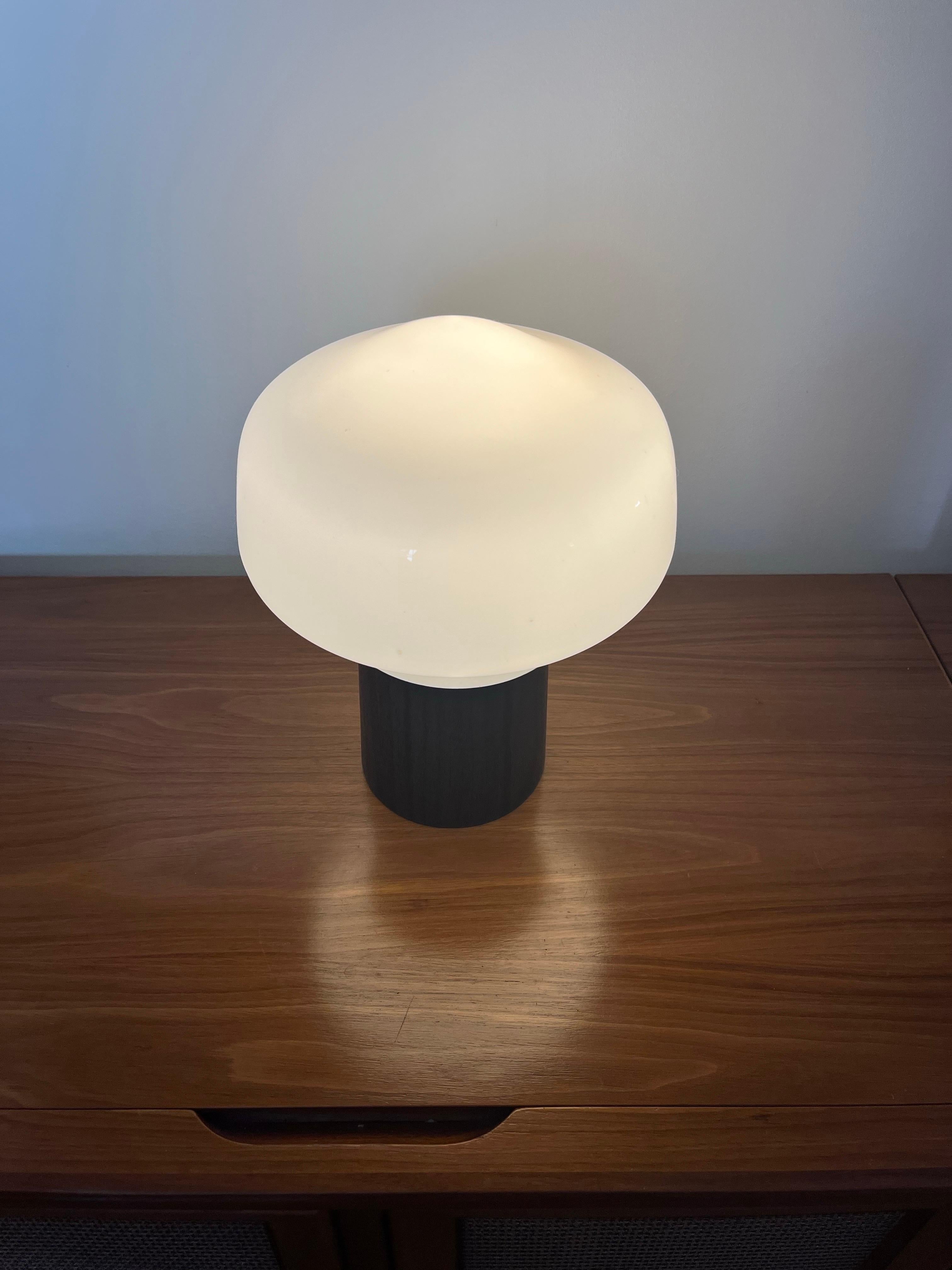 Mid Century Mushroom Laurel Lamp In Good Condition For Sale In W Allenhurst, NJ