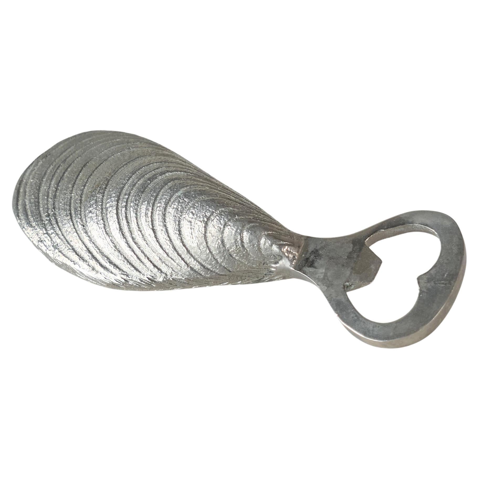 Mid Century Muschel geformt Flaschenöffner im Angebot