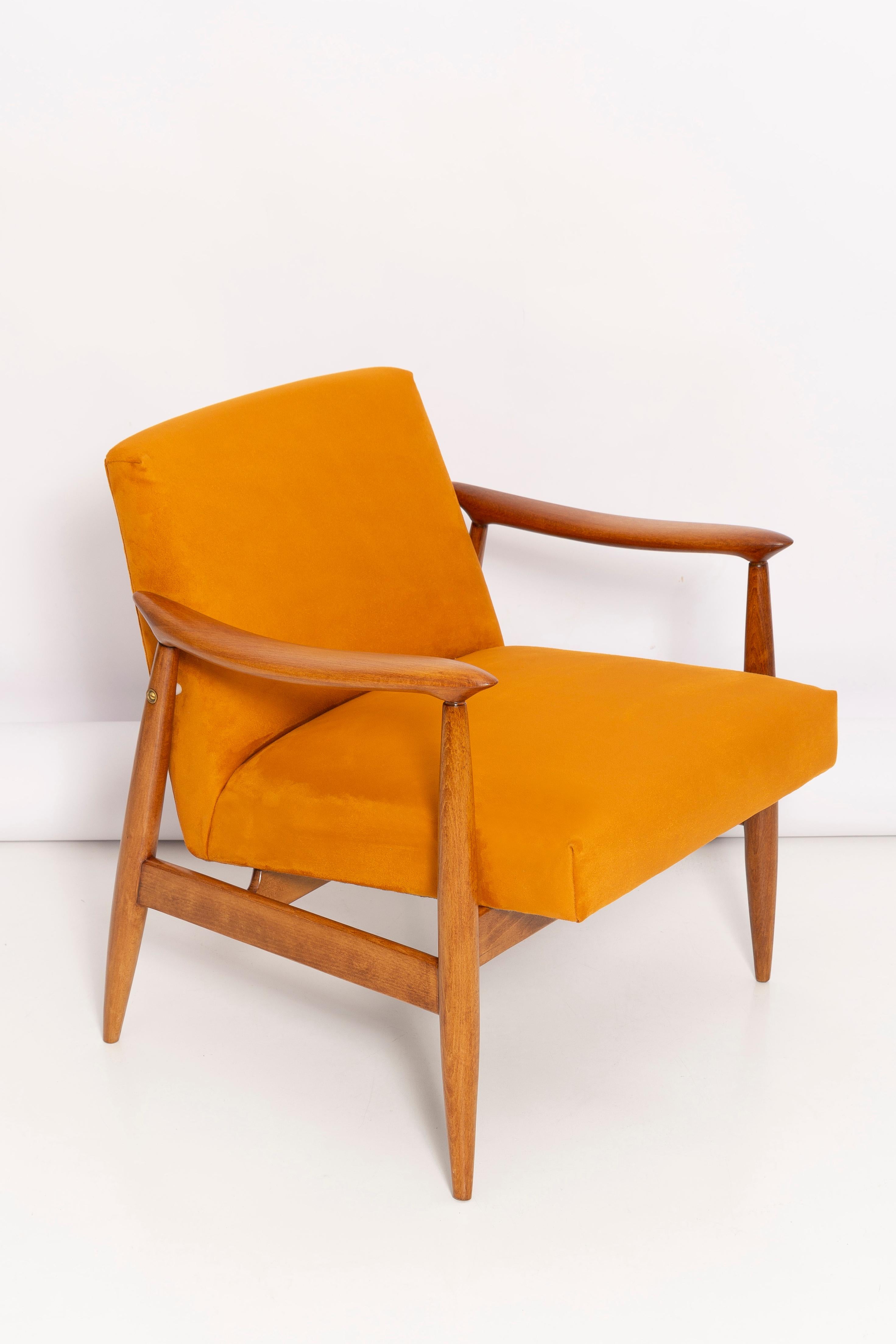 Senfgelber Sessel aus der Mitte des Jahrhunderts, entworfen von J. Kedziorek, Europa, 1960er Jahre (Moderne der Mitte des Jahrhunderts) im Angebot