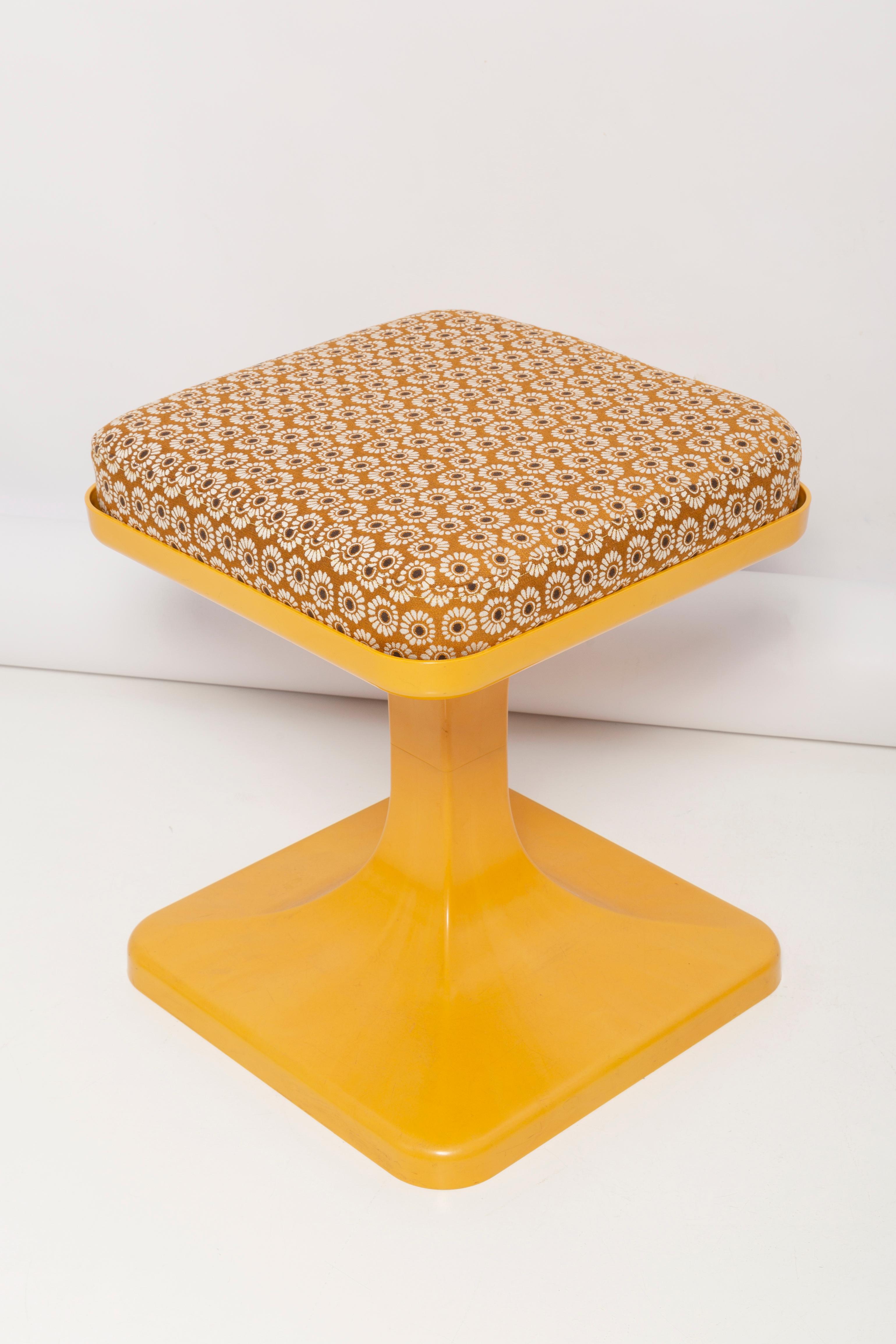 mustard stool color