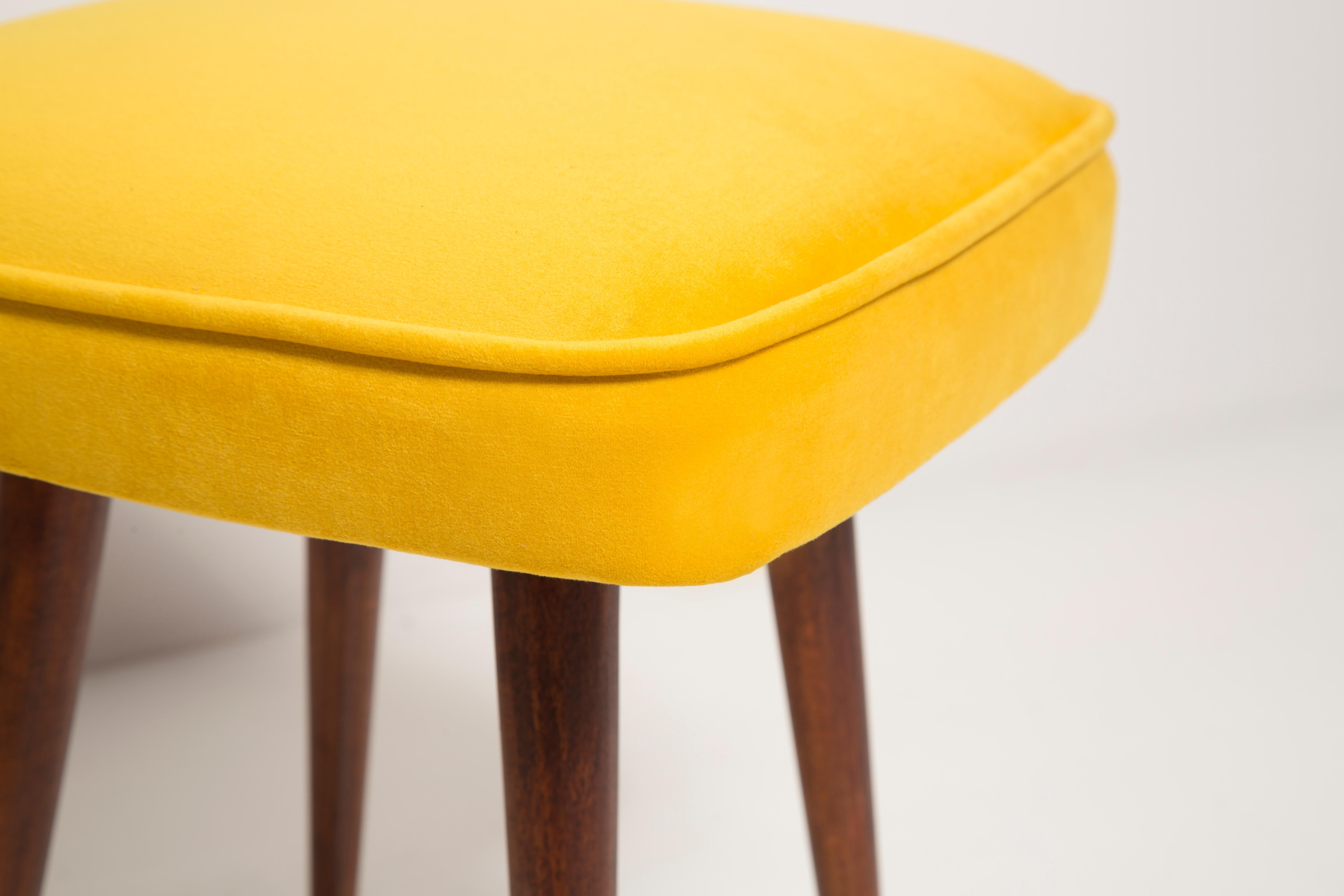 Mid-Century Mustard Yellow Velvet Foot Stool, Poland, 1960s For Sale 2