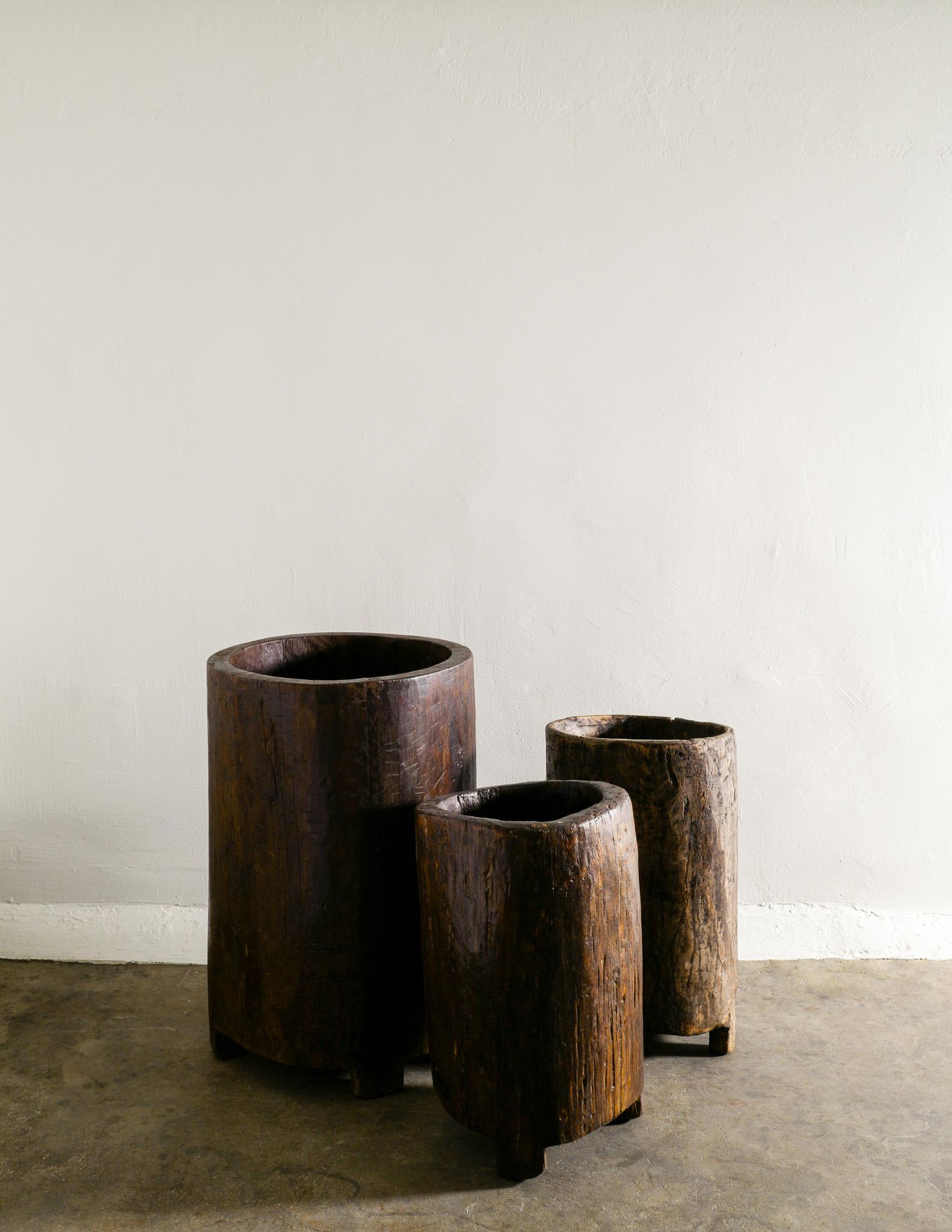 Mid Century Naga Wooden Planter in Teak and Wabi Sabi Style Produced in India In Good Condition For Sale In Stockholm, SE