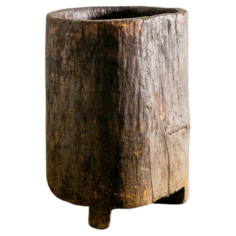 Naga-Holz-Pflanzgefäß aus Teakholz im Wabi Sabi-Stil aus der Mitte des Jahrhunderts, hergestellt in Indien im Angebot