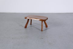 Table d'appoint du milieu du siècle, style Nakashima, bois massif, pieds sculpturaux